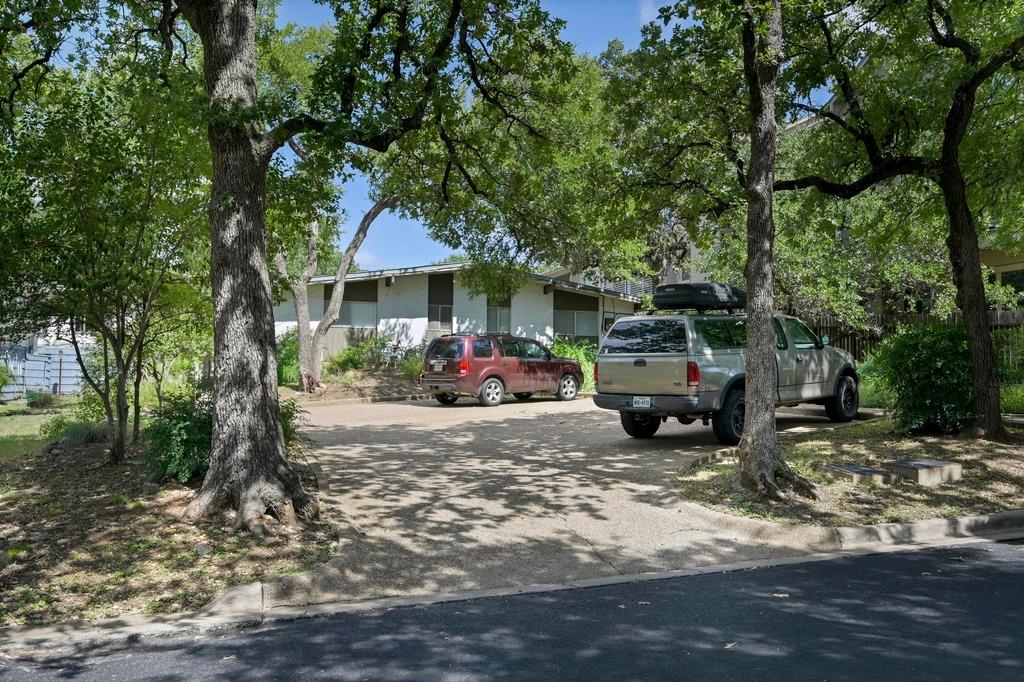 1300 and 1302 Norwalk Ln, Austin, TX 78703