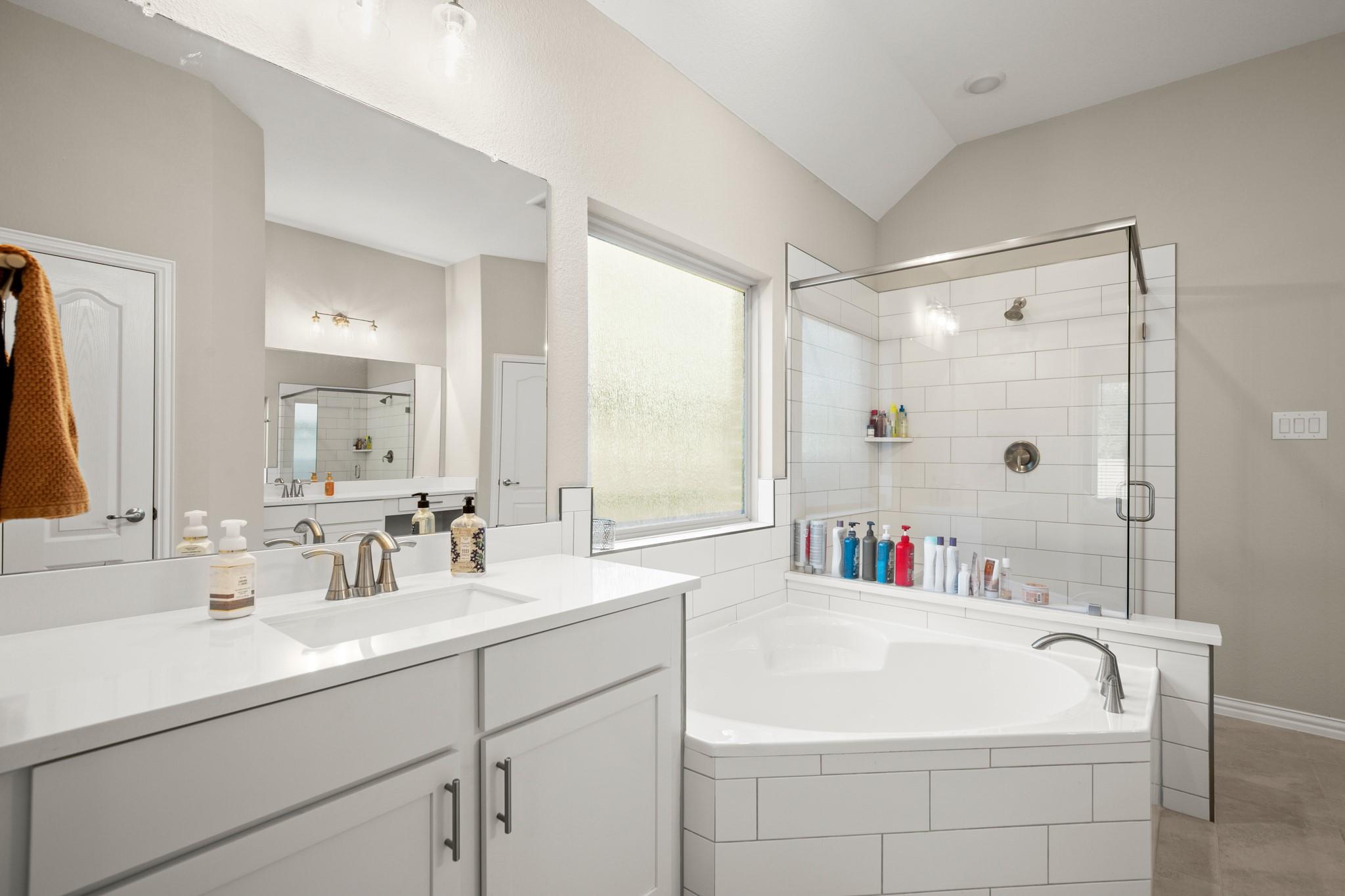 321 Jefferson Dr, Kyle, TX 78640