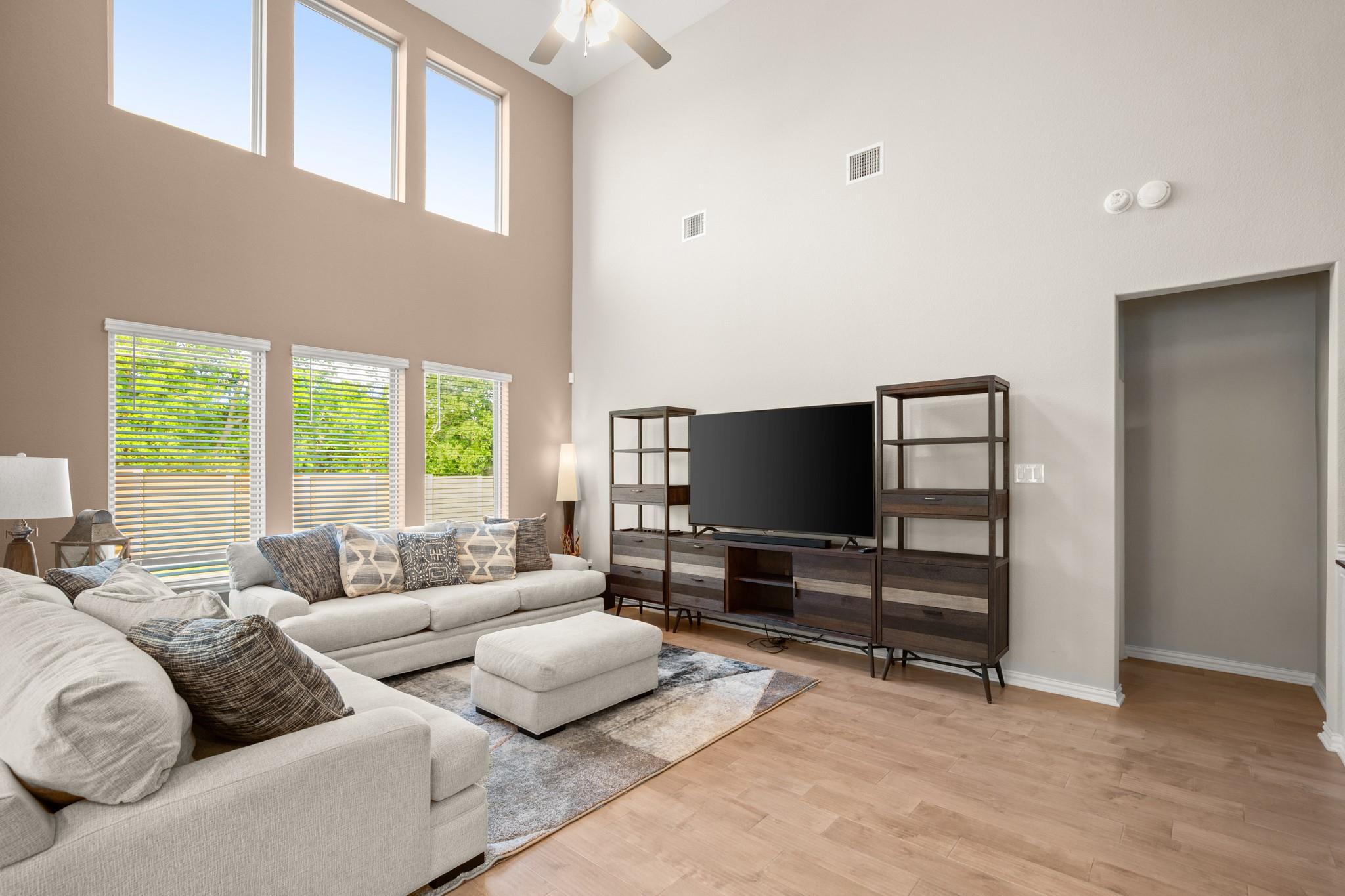 321 Jefferson Dr, Kyle, TX 78640