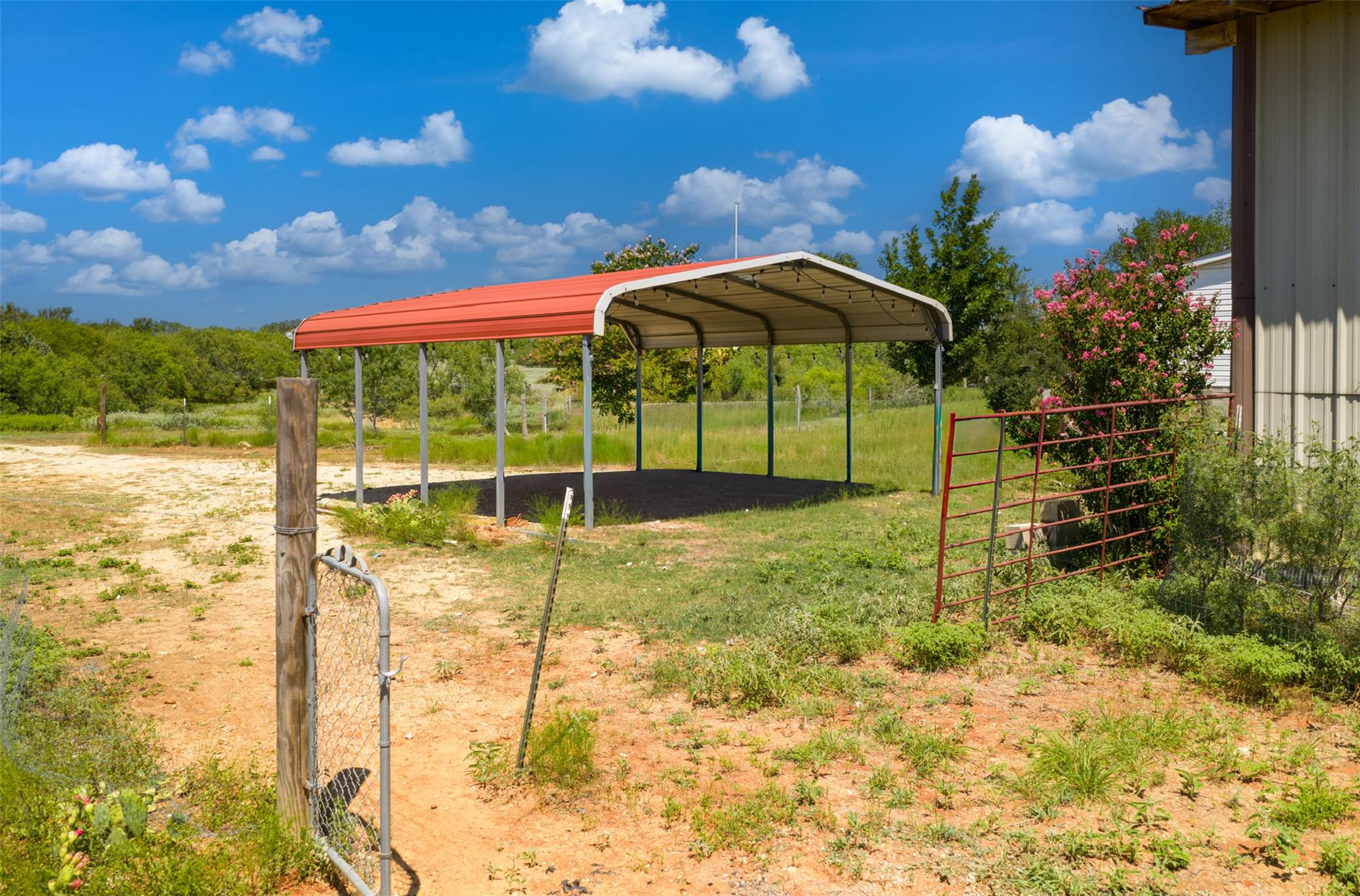 3185 Old Colony Line Rd, Lockhart, TX 78644