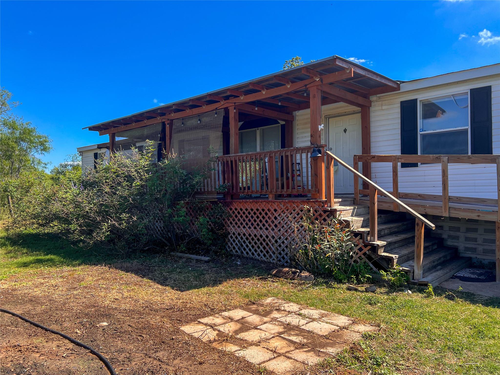 3185 Old Colony Line Rd, Lockhart, TX 78644