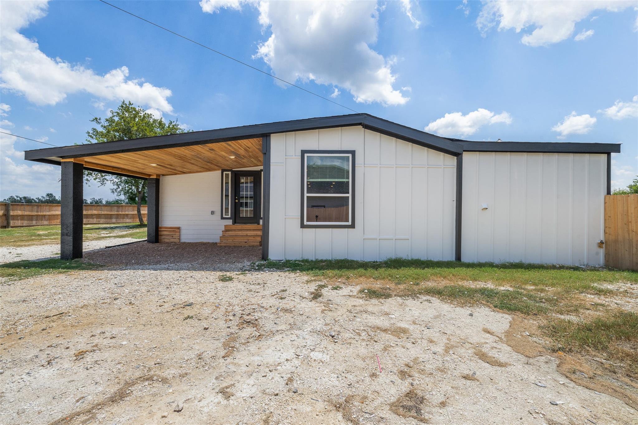 962 SH 304, Bastrop, TX 78602