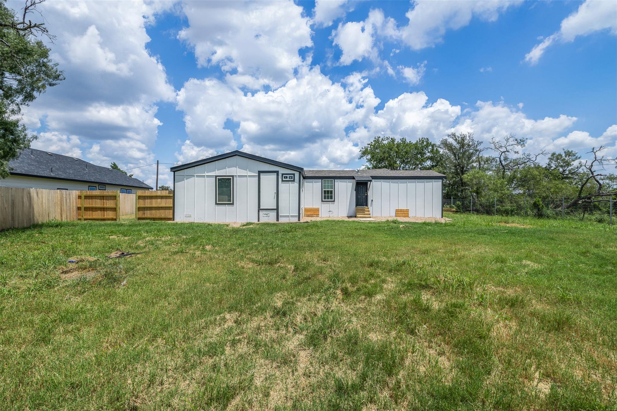 962 SH 304, Bastrop, TX 78602