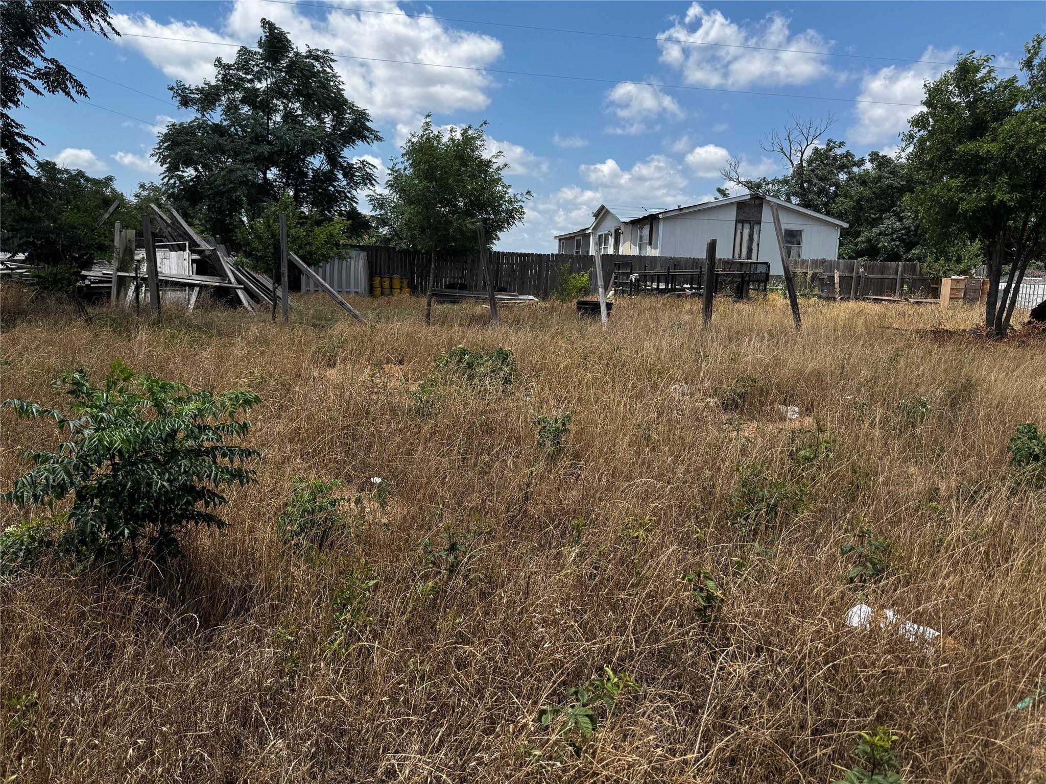 165 W Clearview Cemetery Rd, Bastrop, TX 78602