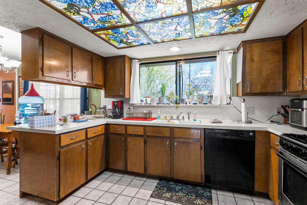 1304 Gatlinburg Dr, Pflugerville, TX 78660