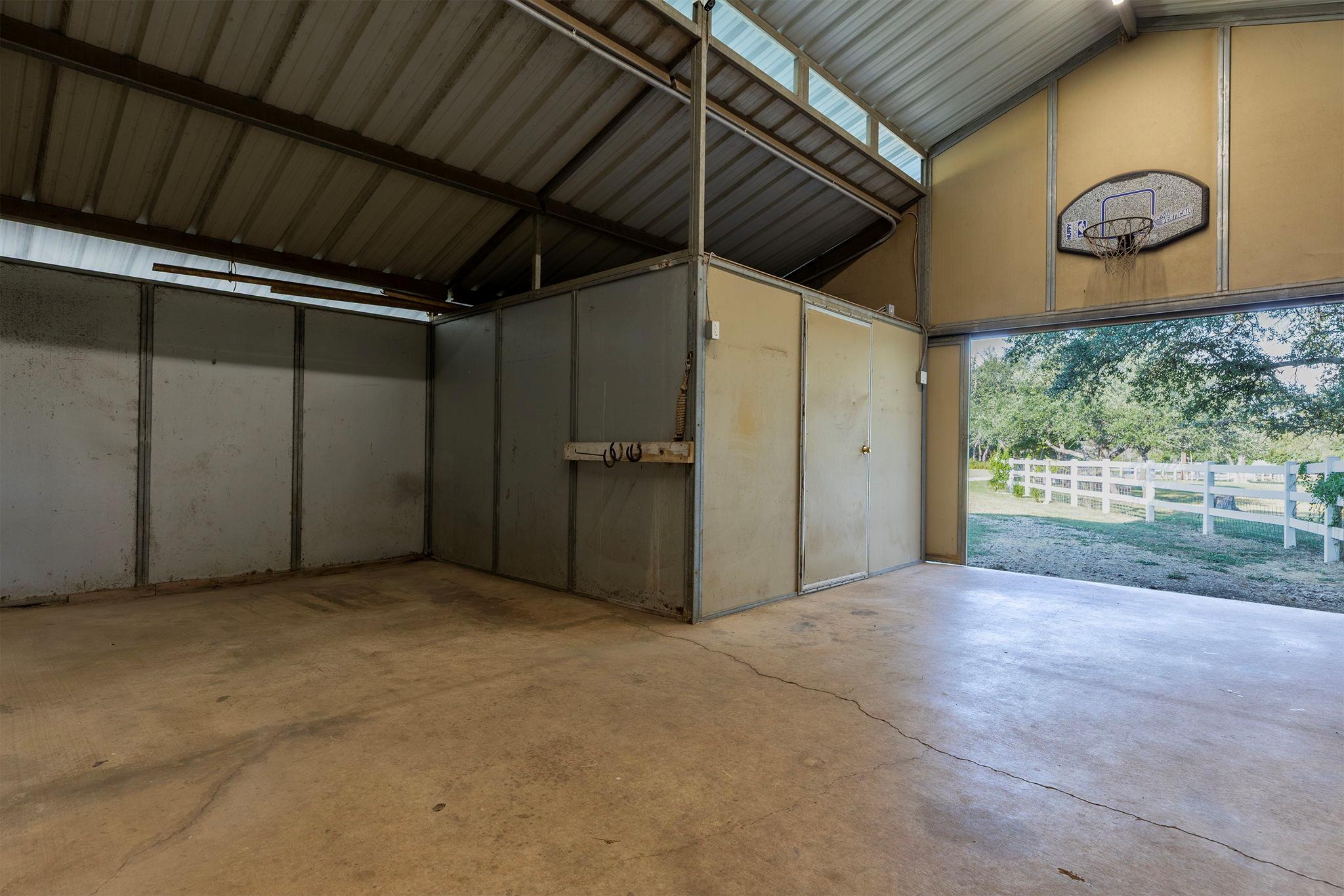 704 Ridgmar Rd, Leander, TX 78641