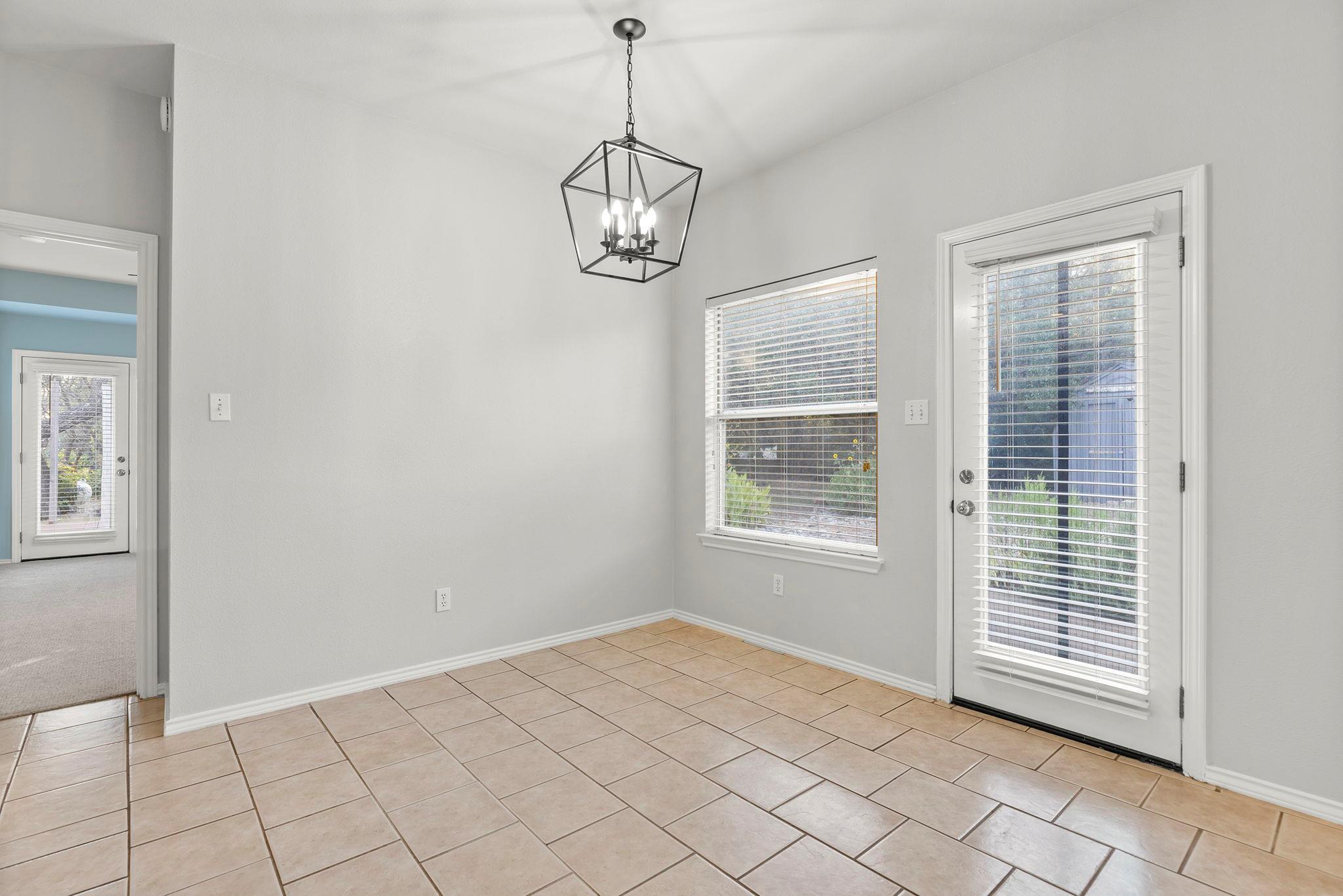 704 Ridgmar Rd, Leander, TX 78641