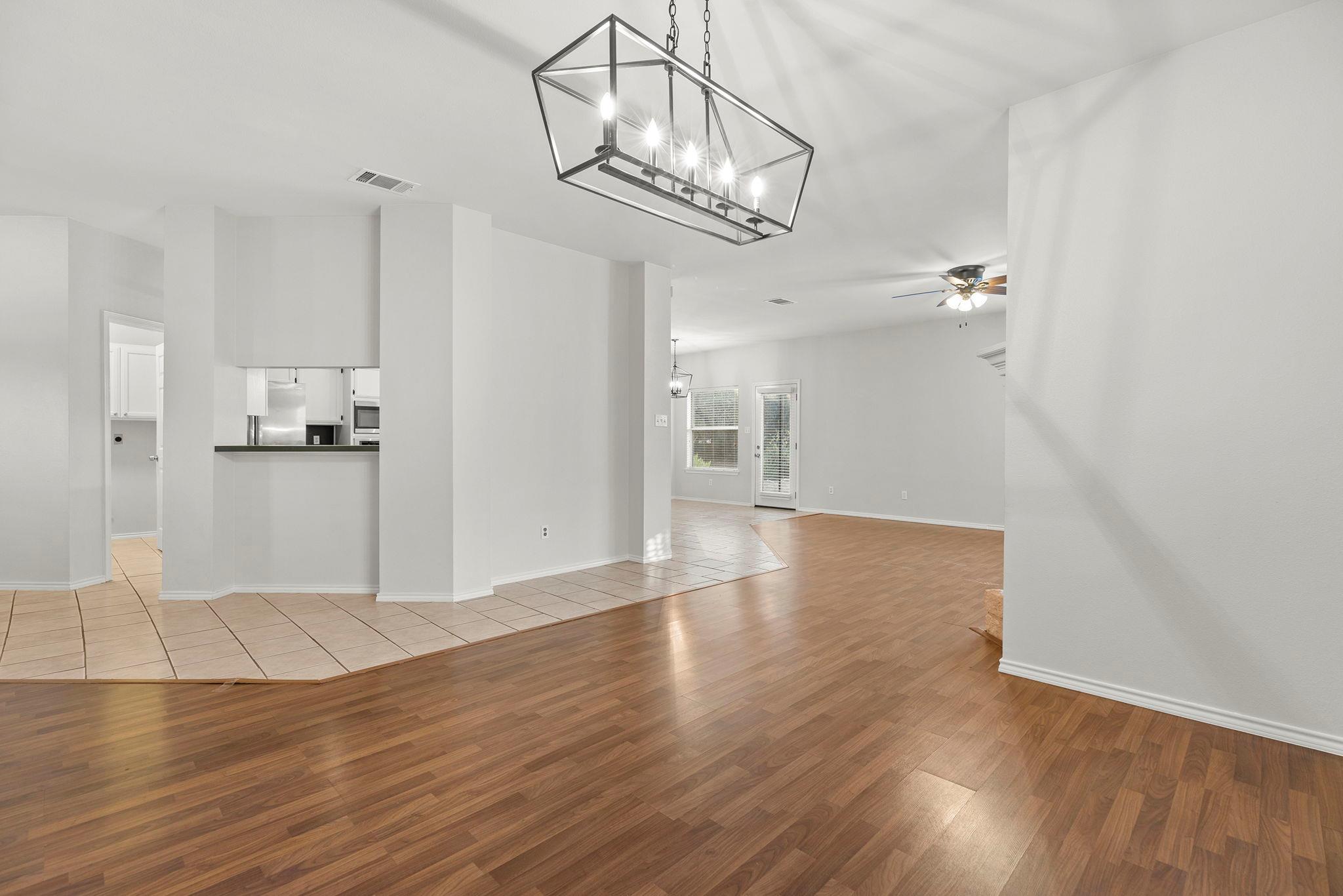 704 Ridgmar Rd, Leander, TX 78641