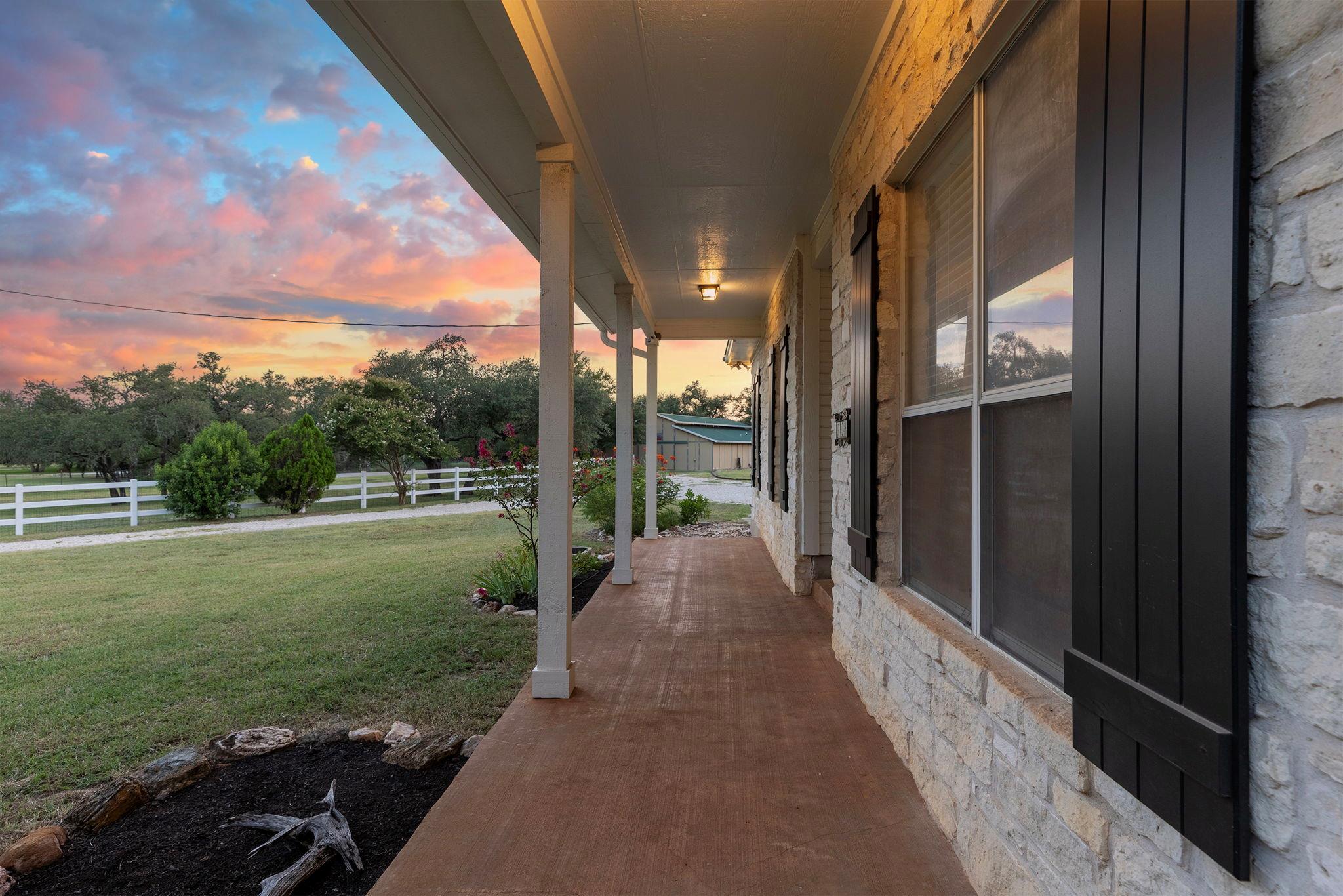 704 Ridgmar Rd, Leander, TX 78641