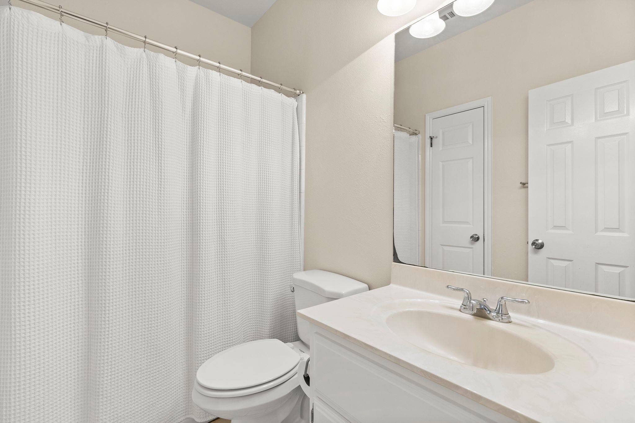 704 Ridgmar Rd, Leander, TX 78641