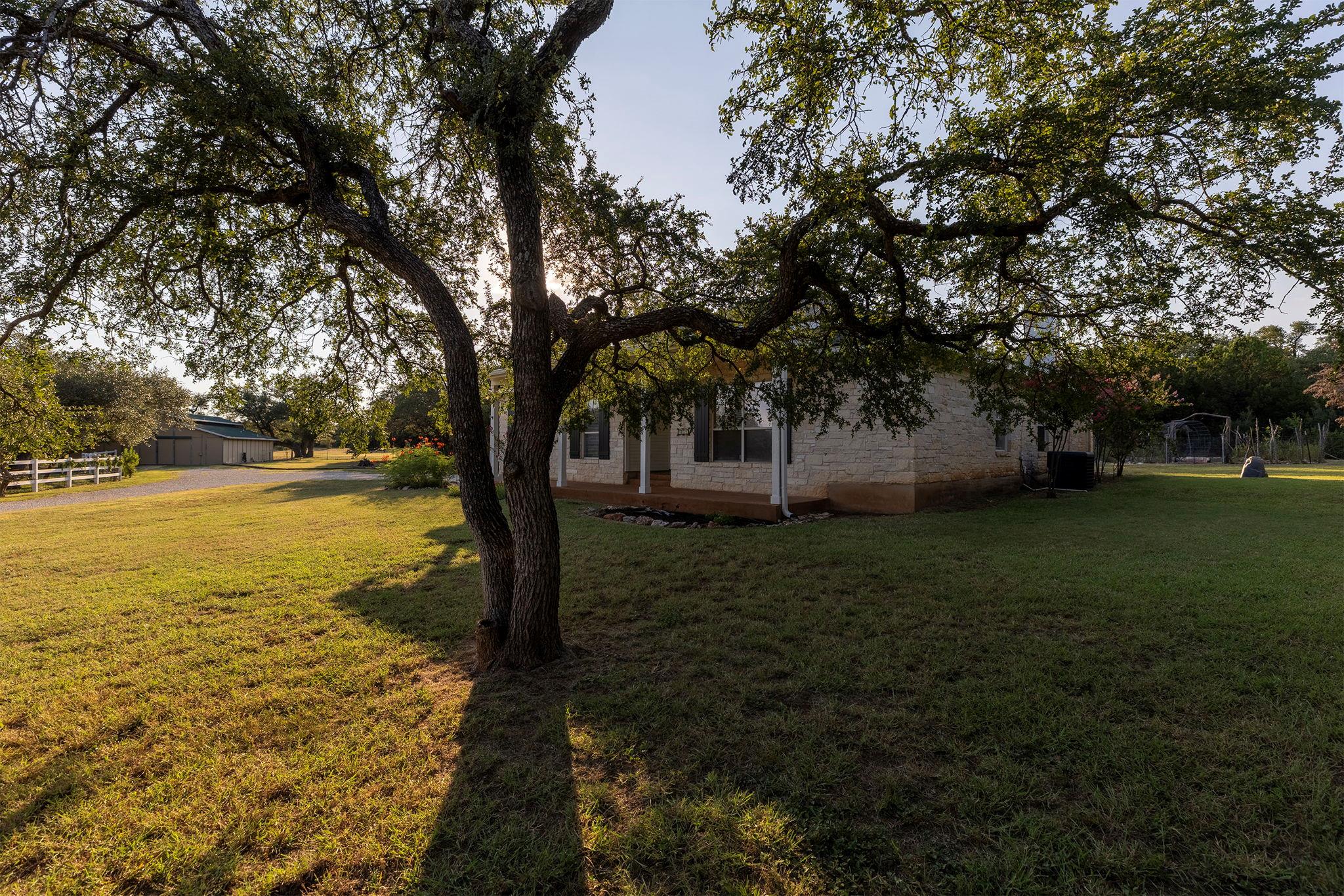 704 Ridgmar Rd, Leander, TX 78641