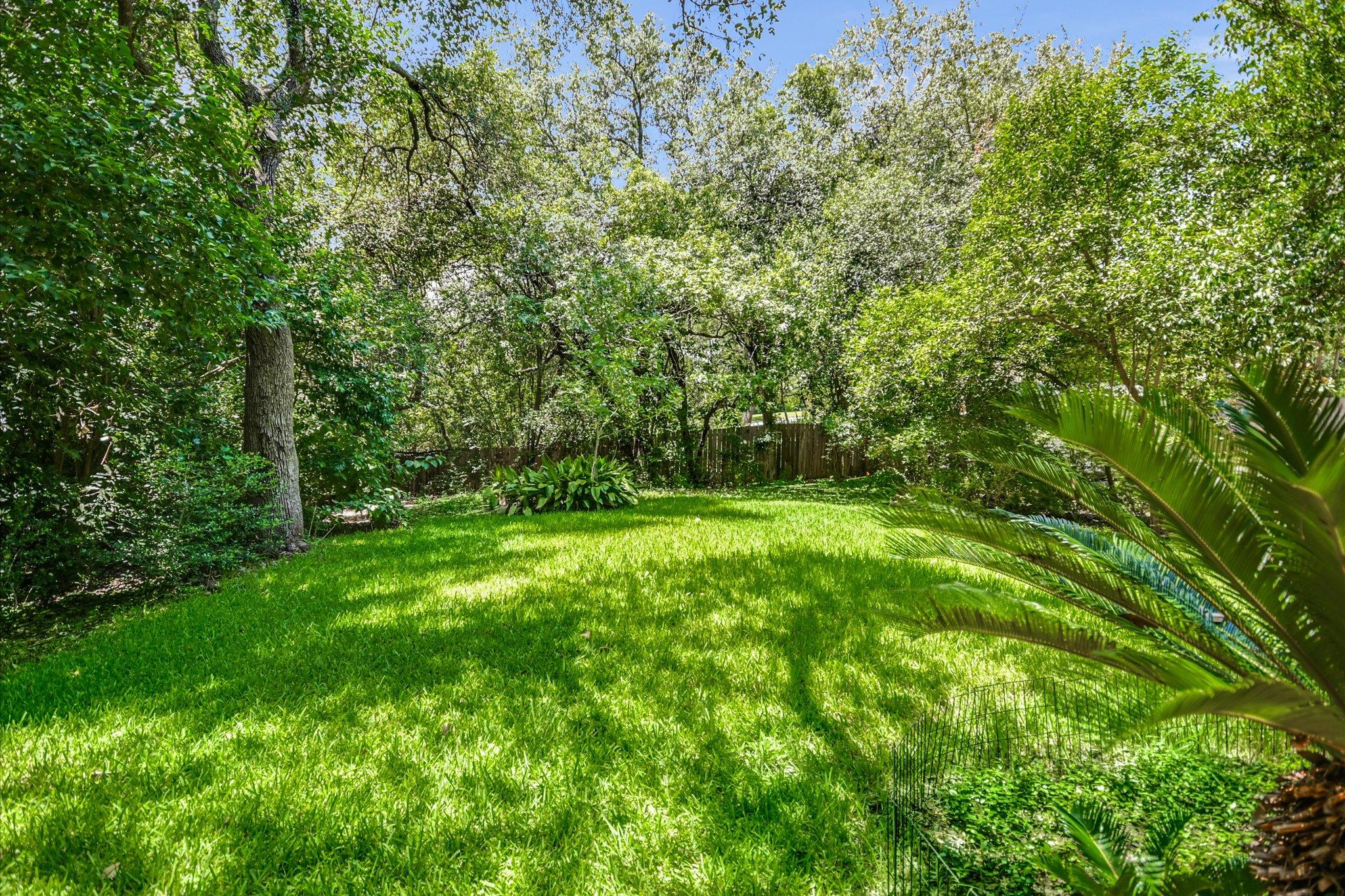 200 Ashworth Dr, Austin, TX 78746