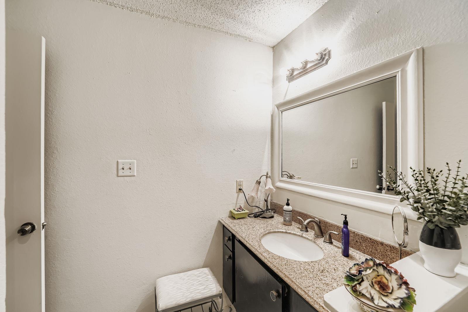 1705 Crossing Pl # A109, Austin, TX 78741