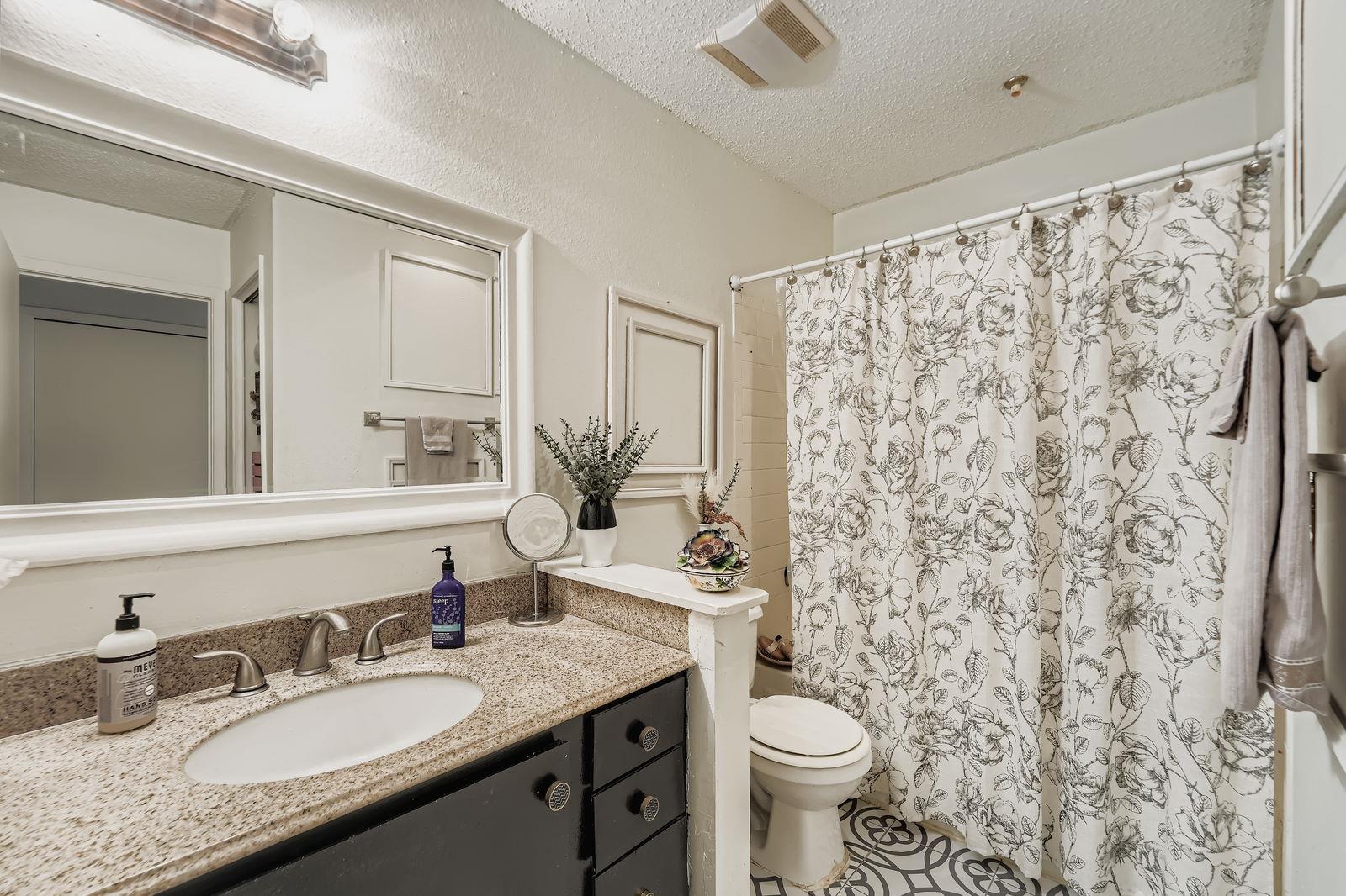 1705 Crossing Pl # A109, Austin, TX 78741