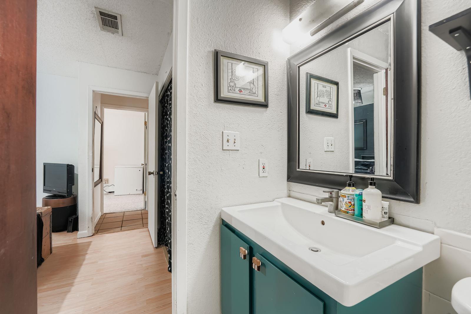 1705 Crossing Pl # A109, Austin, TX 78741