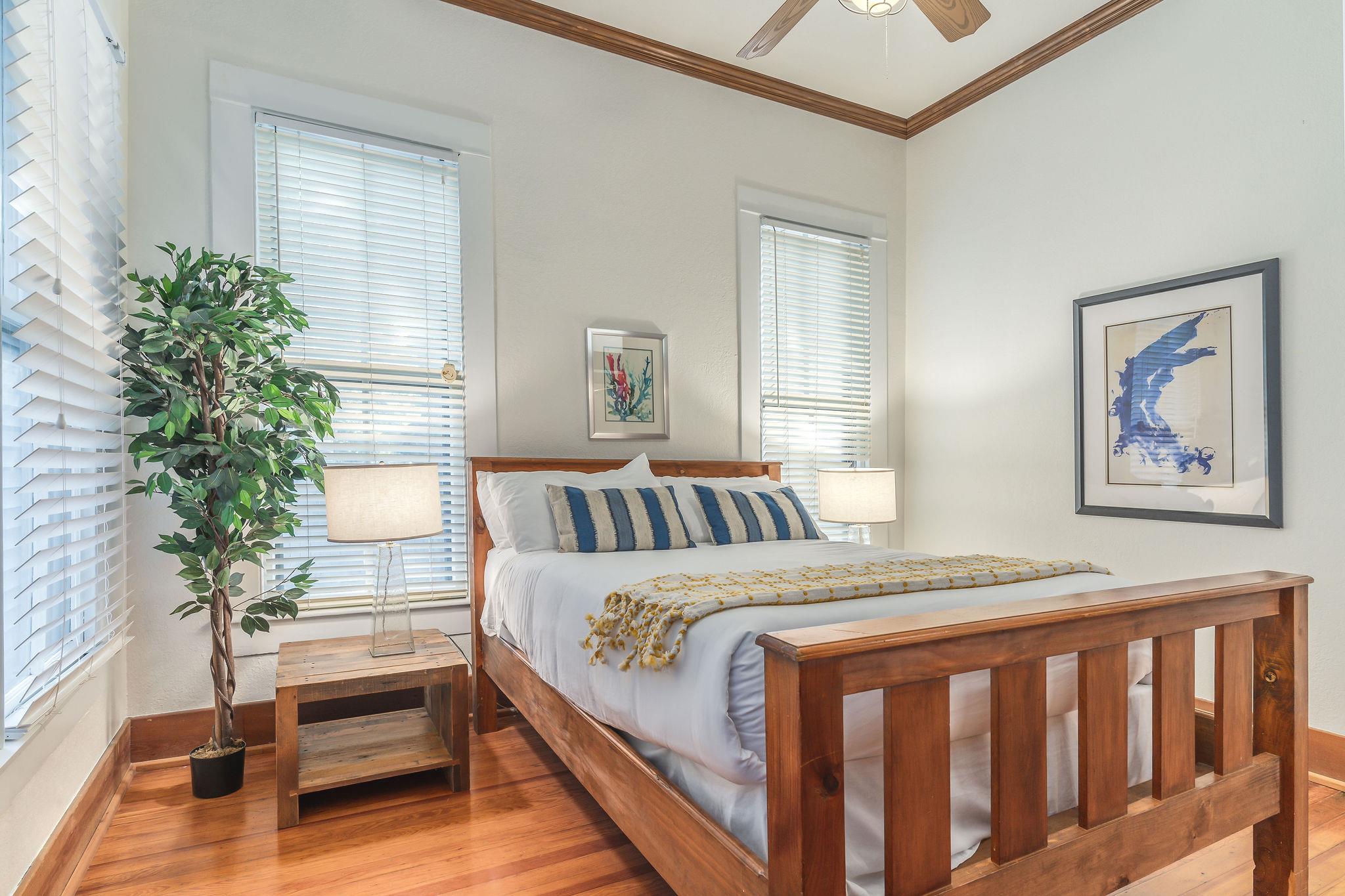 203 Leland St, Austin, TX 78704