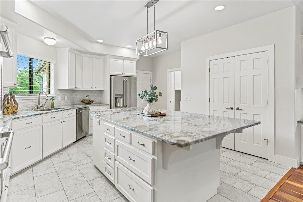 72 Augusta Dr, Wimberley, TX 78676