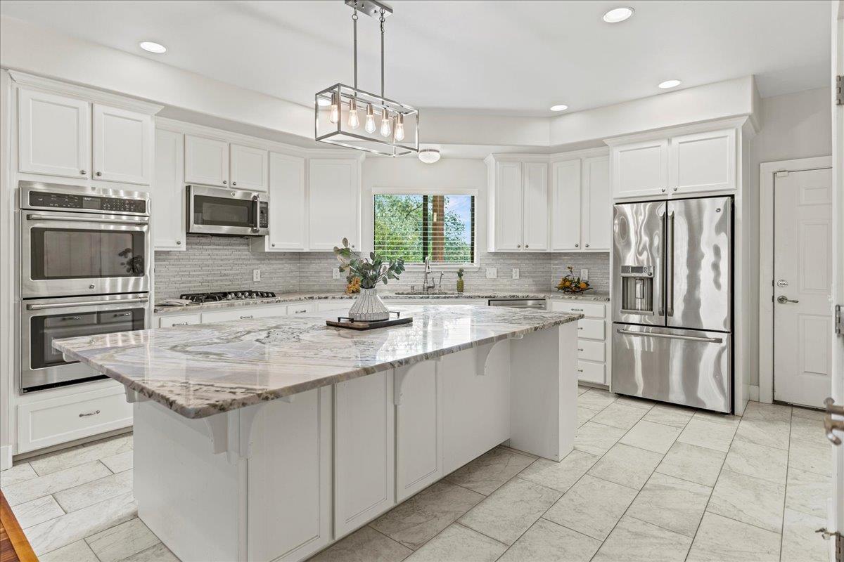 72 Augusta Dr, Wimberley, TX 78676