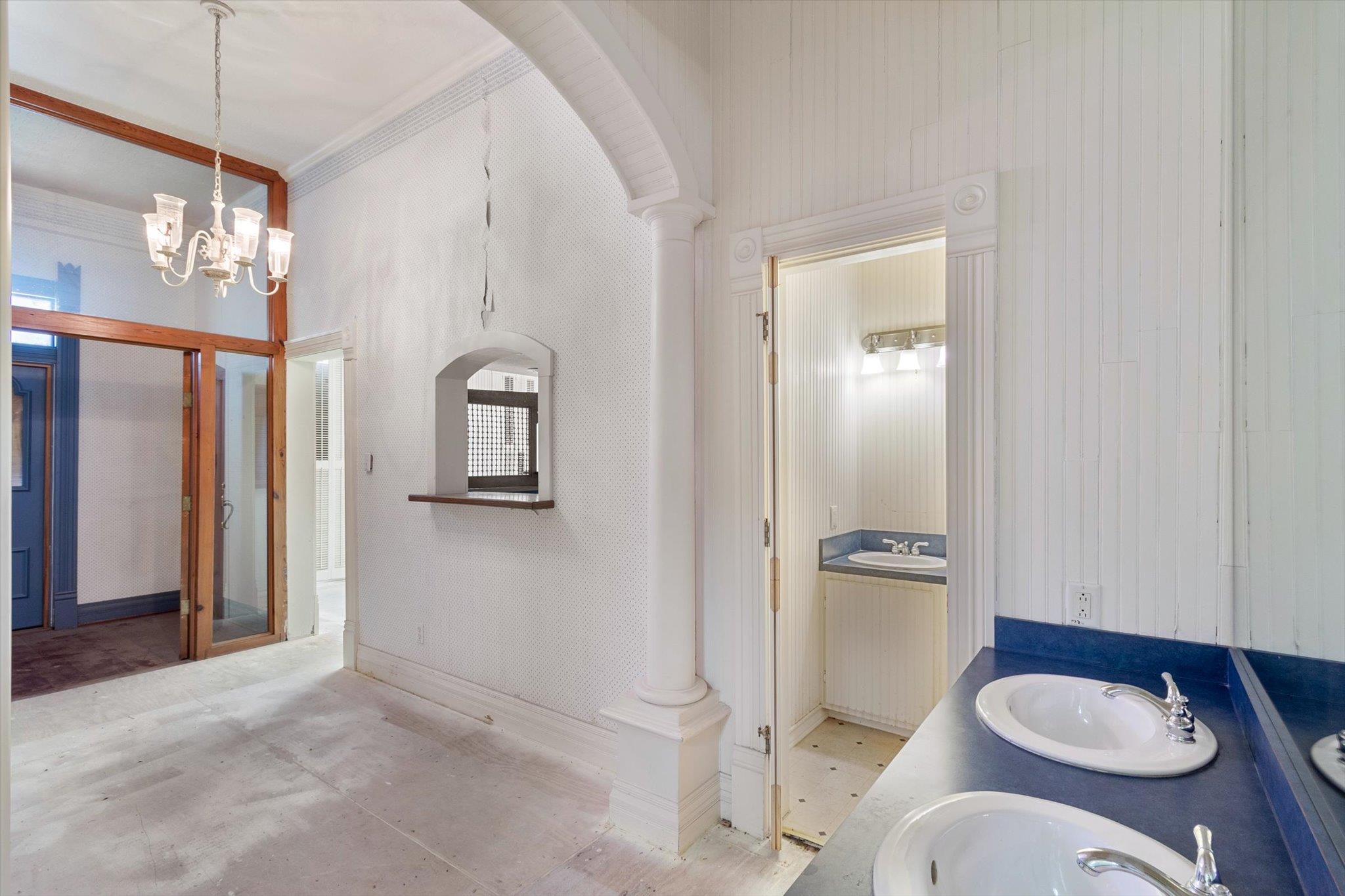 321 S Lbj, San Marcos, TX 78666