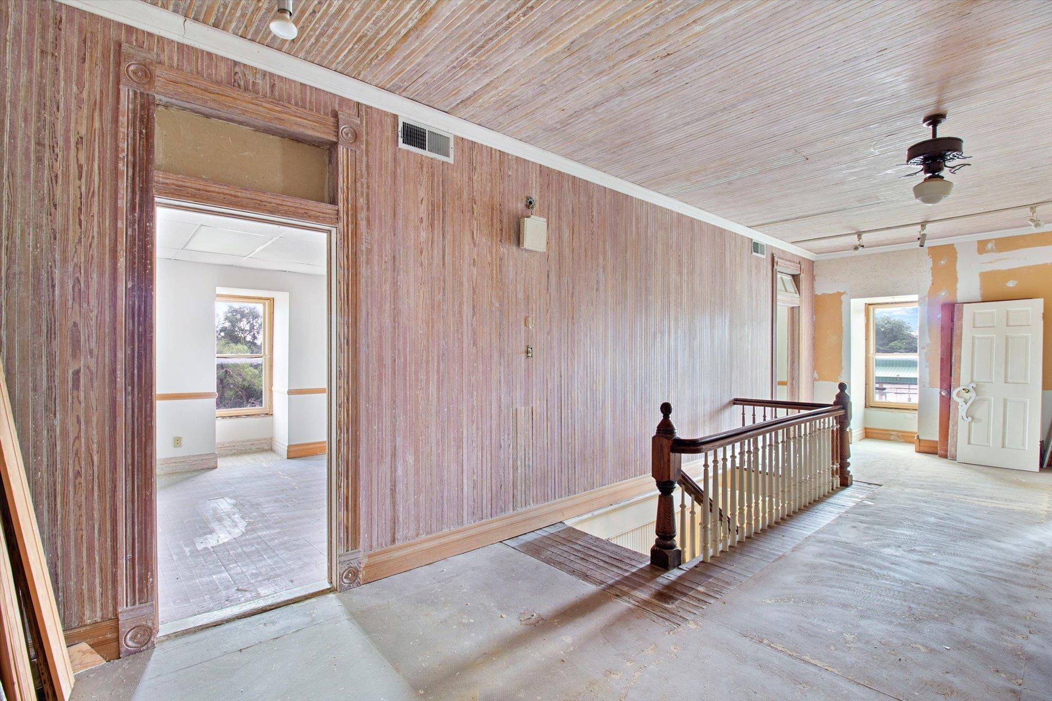 321 S Lbj, San Marcos, TX 78666