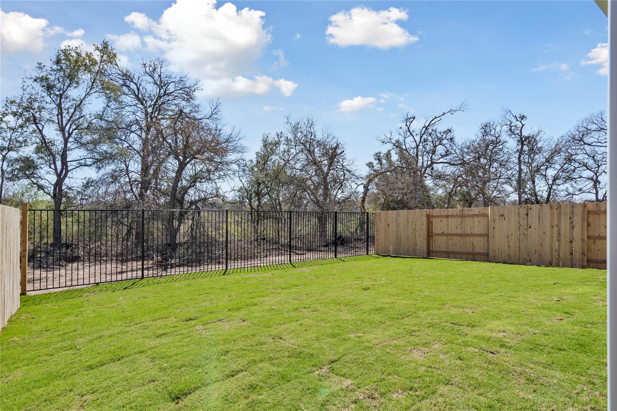 221 Bent Creek Ln, Georgetown, TX 78628