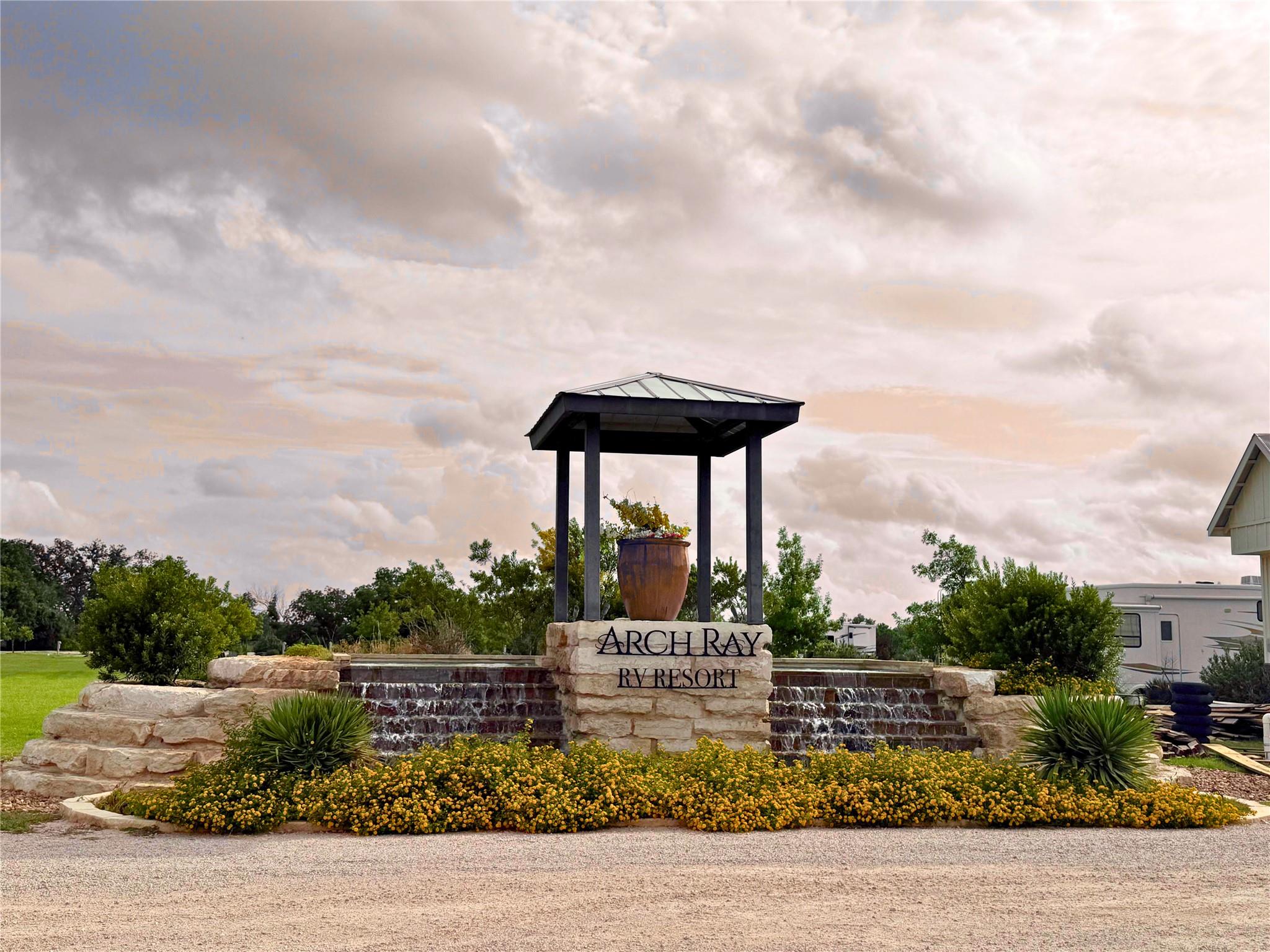 4584 E US Hwy 290 # 304R, Fredericksburg, TX 78624