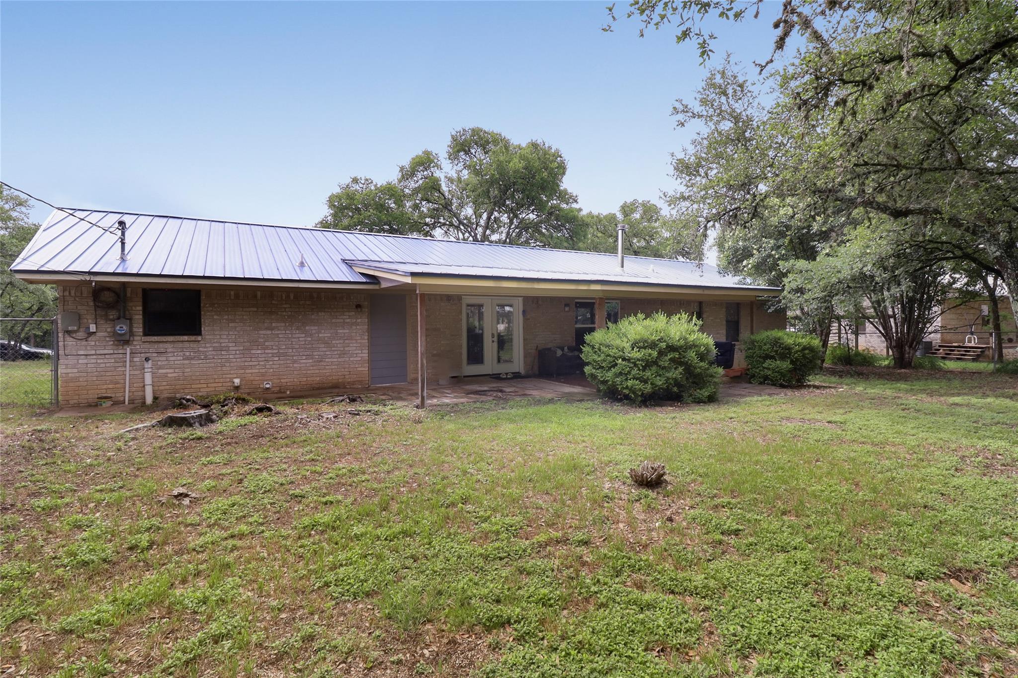 1313 Oakridge Dr, Blanco, TX 78606