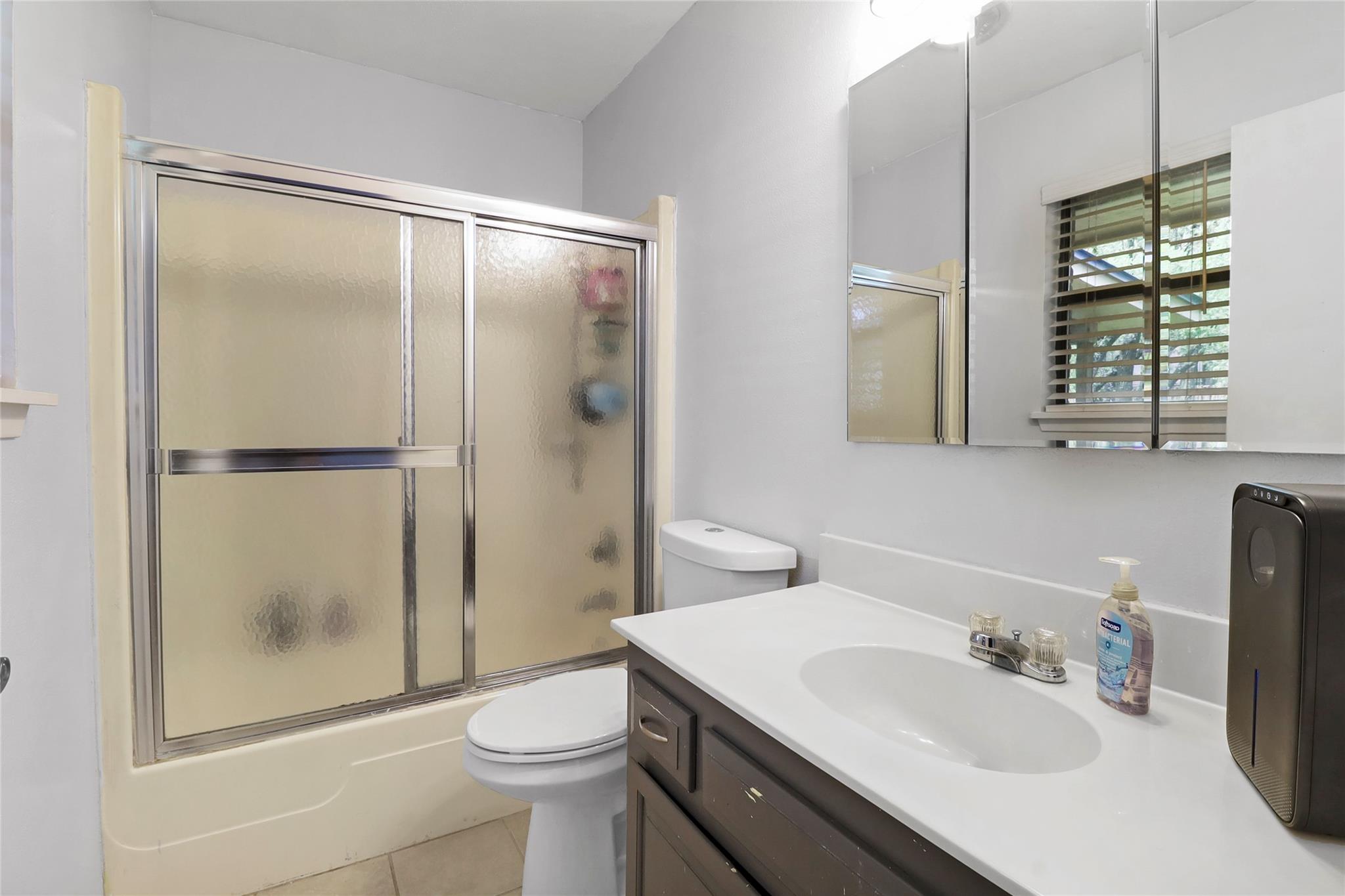 1313 Oakridge Dr, Blanco, TX 78606