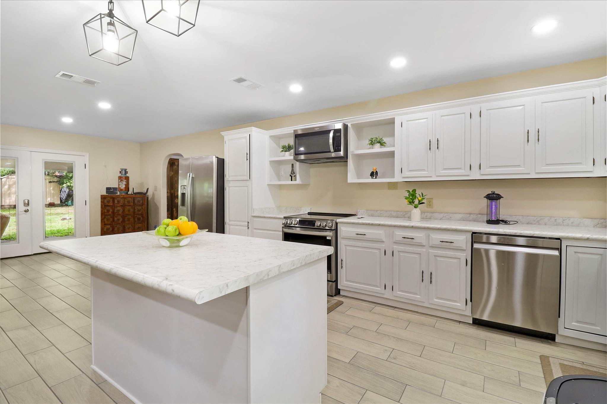 1313 Oakridge Dr, Blanco, TX 78606