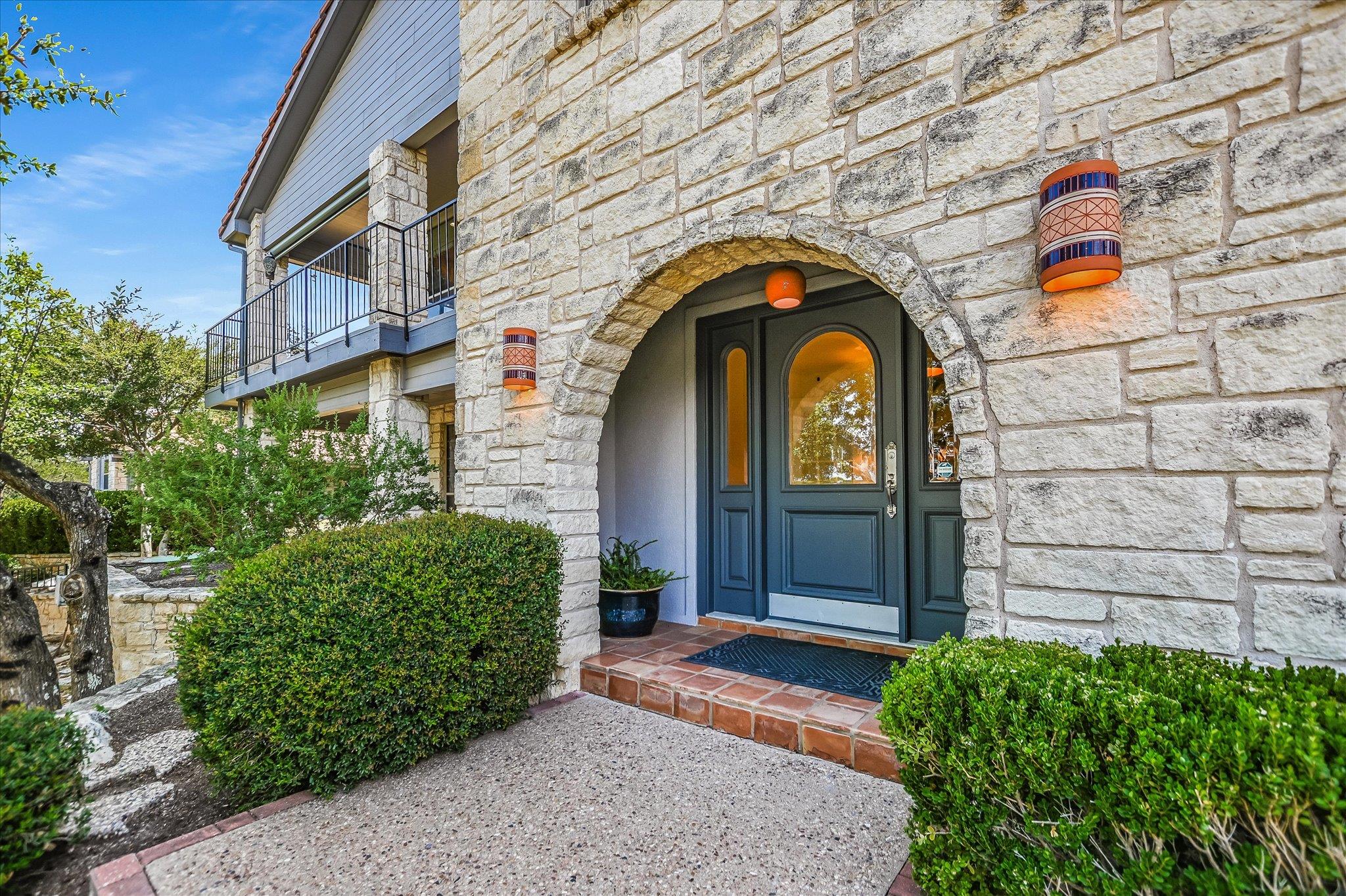 1311 Clayton Nolen Dr, Horseshoe Bay, TX 78657