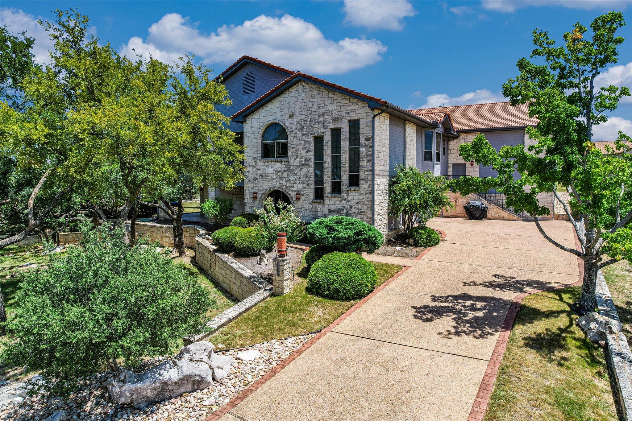 1311 Clayton Nolen Dr, Horseshoe Bay, TX 78657