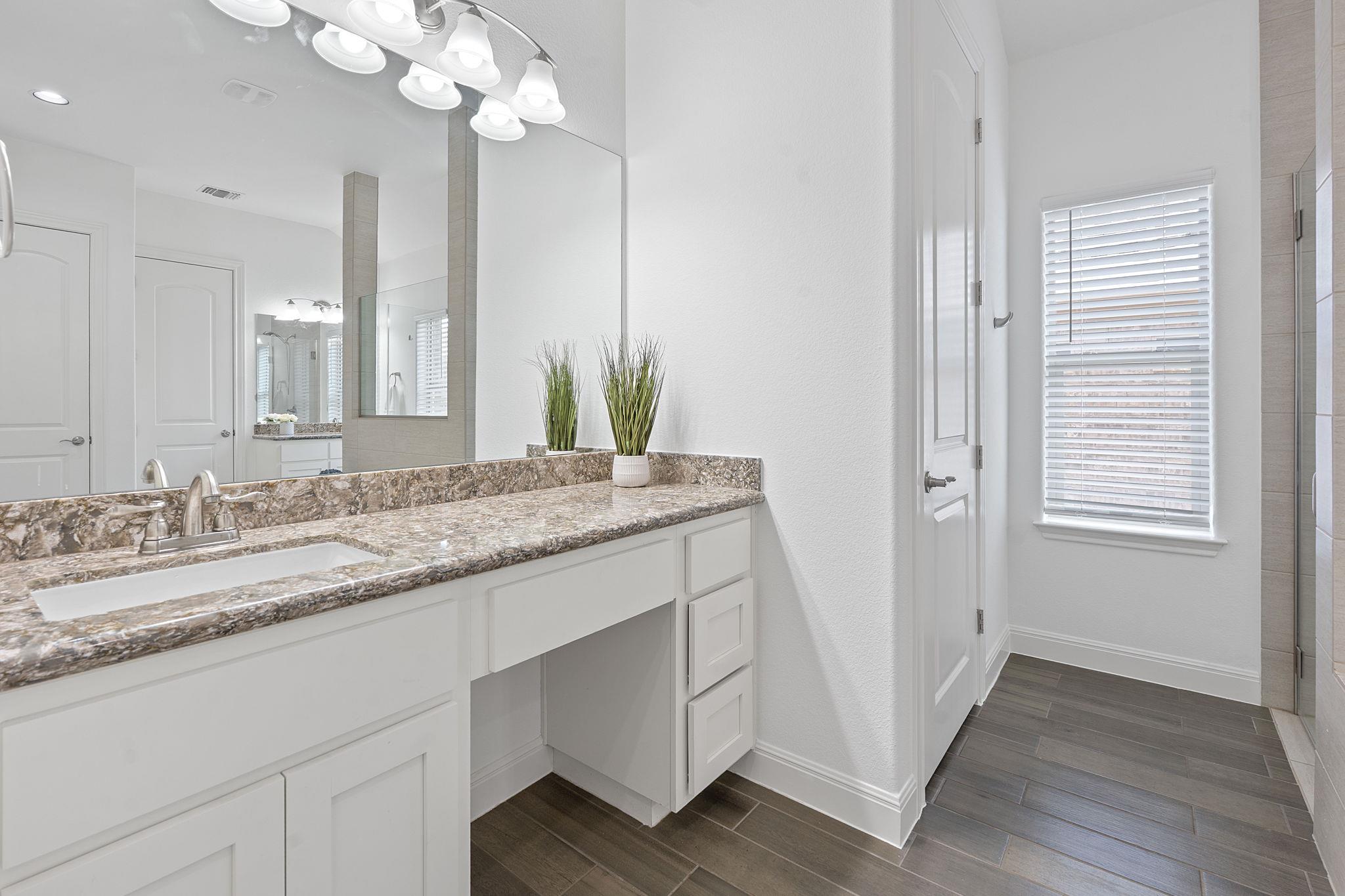 200 Brentwood Dr, Austin, TX 78737