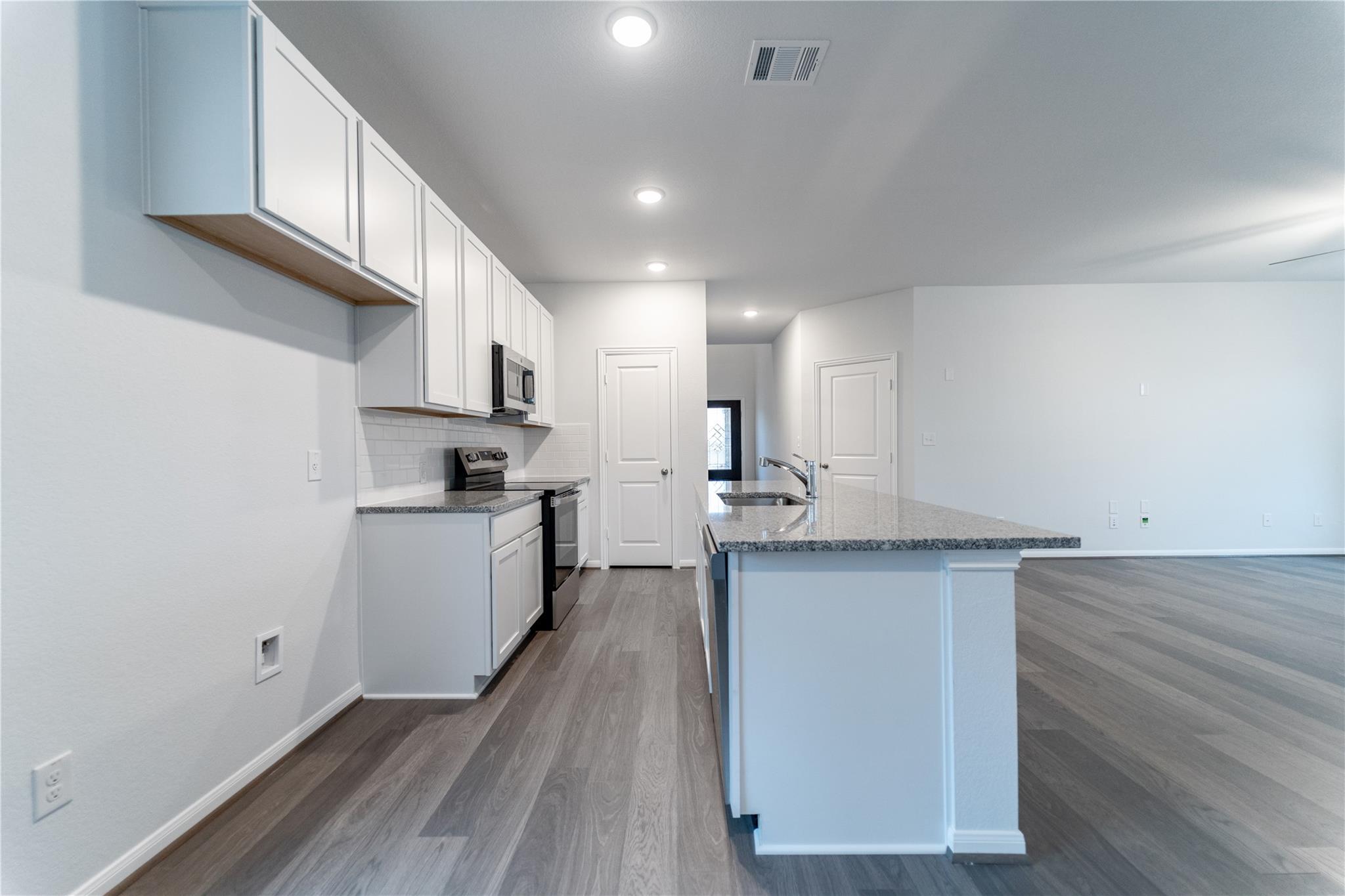 740 Barbary Coast Ln, Jarrell, TX 76537