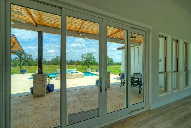 000 Patterson Rd, Flatonia, TX 78941