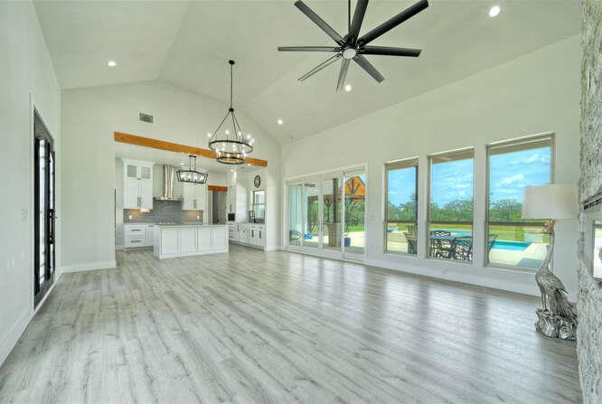 000 Patterson Rd, Flatonia, TX 78941