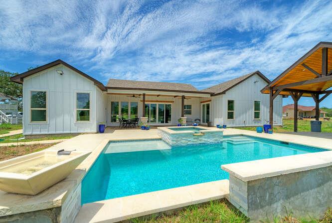 000 Patterson Rd, Flatonia, TX 78941