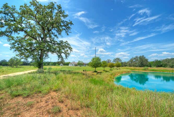 000 Patterson Rd, Flatonia, TX 78941