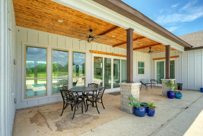 000 Patterson Rd, Flatonia, TX 78941