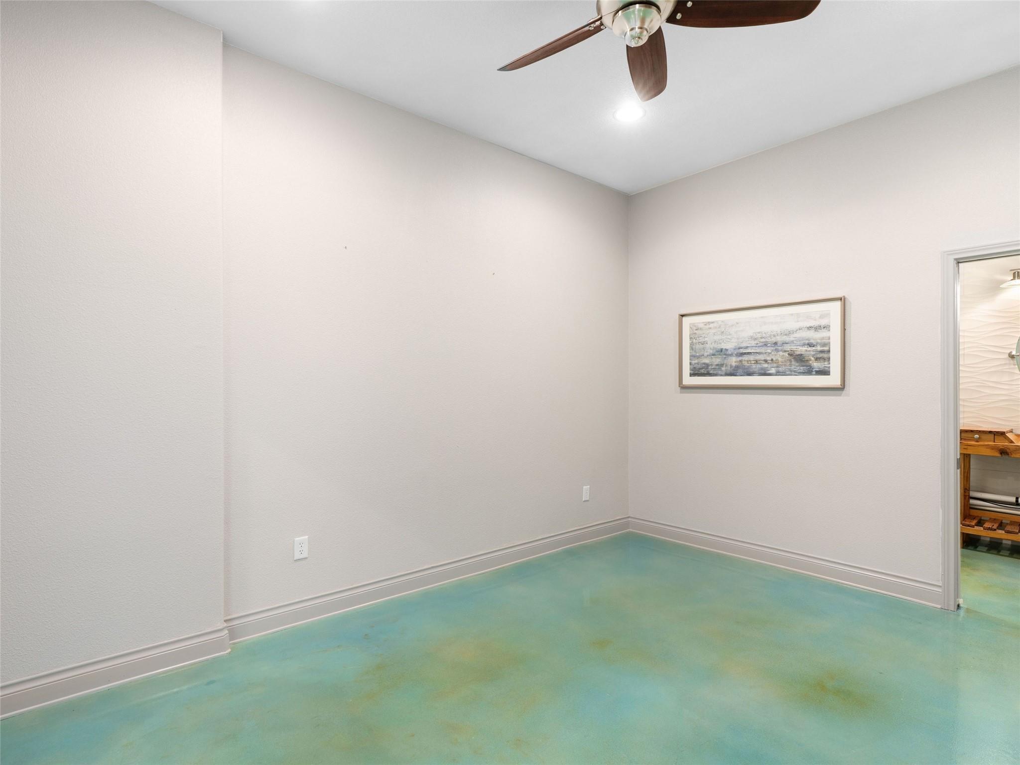 321 Village View Dr, Canyon Lake, TX 78133