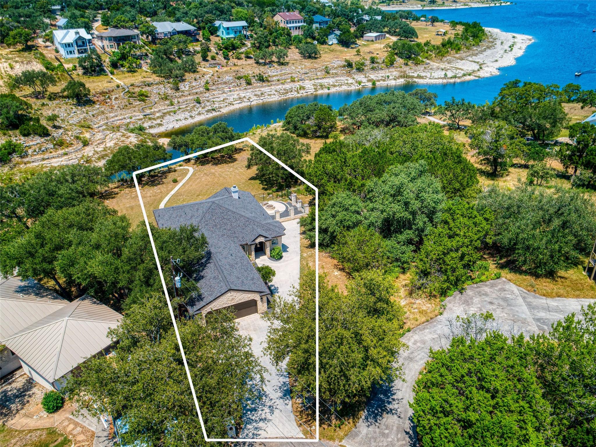 321 Village View Dr, Canyon Lake, TX 78133