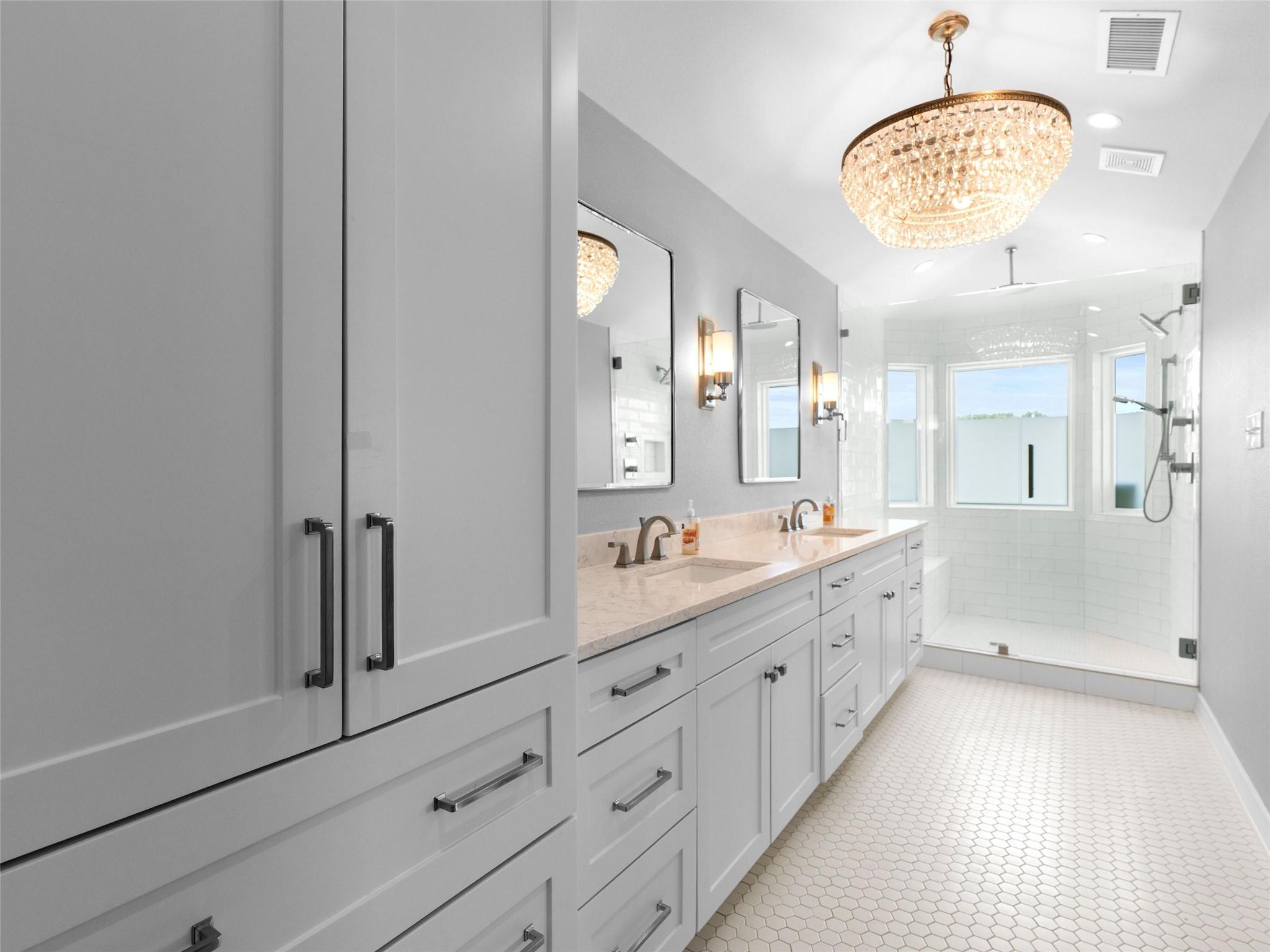 321 Village View Dr, Canyon Lake, TX 78133