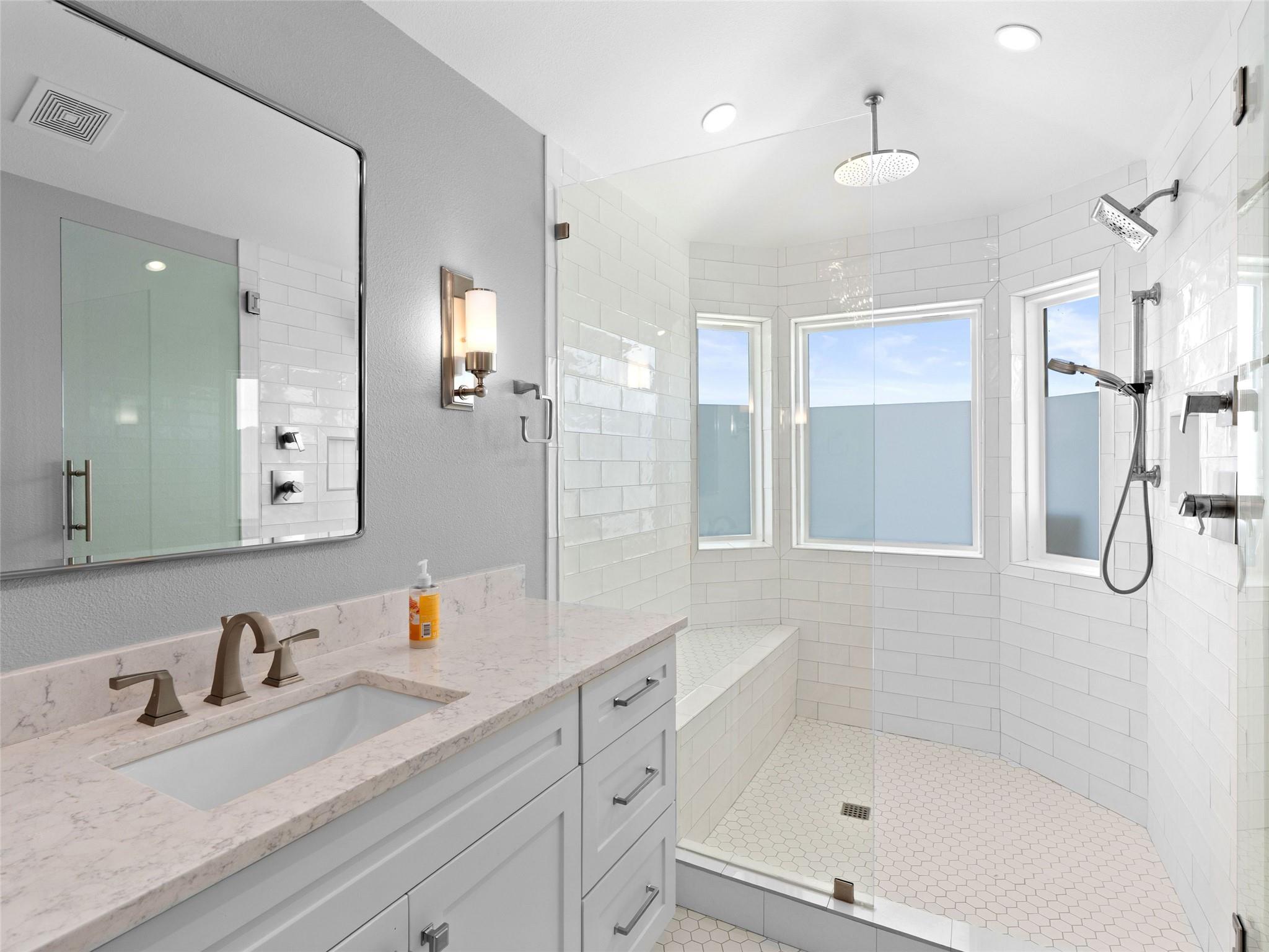 321 Village View Dr, Canyon Lake, TX 78133