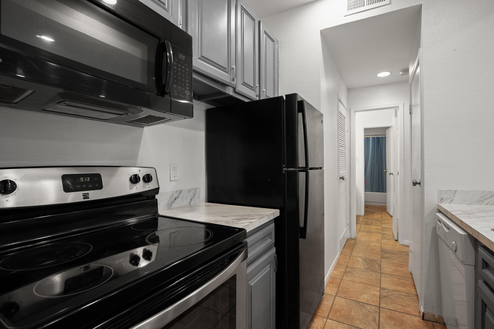 914 W 22nd 1/2 St # 304, Austin, TX 78705