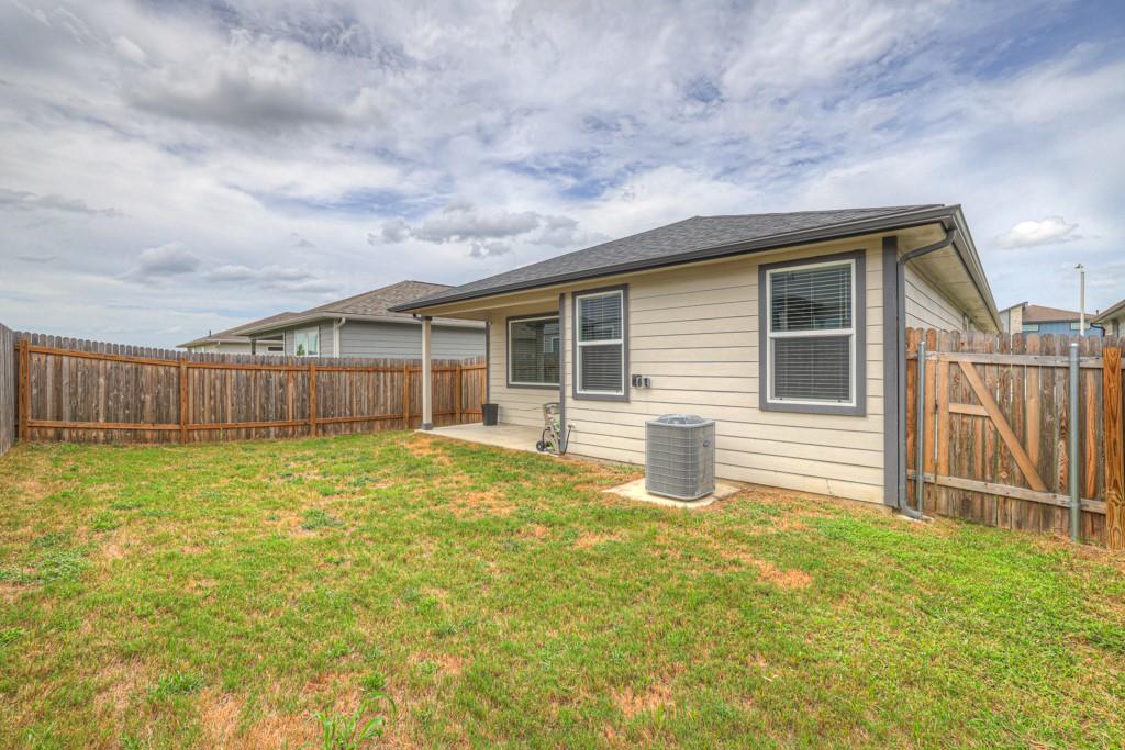 1312 Plymouth Rd, San Marcos, TX 78666