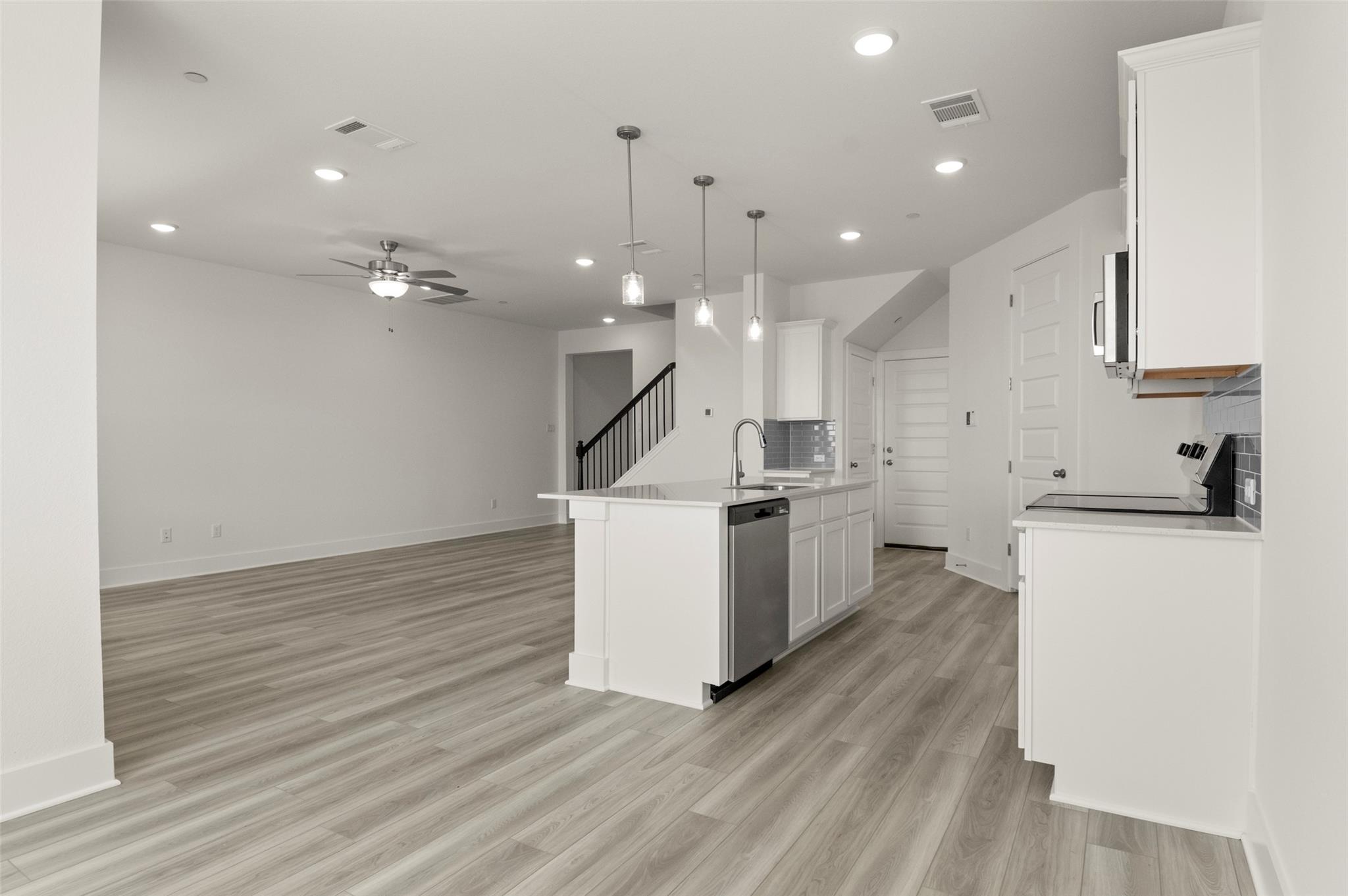 2033 Cora Ivy Ln, Round Rock, TX 78665