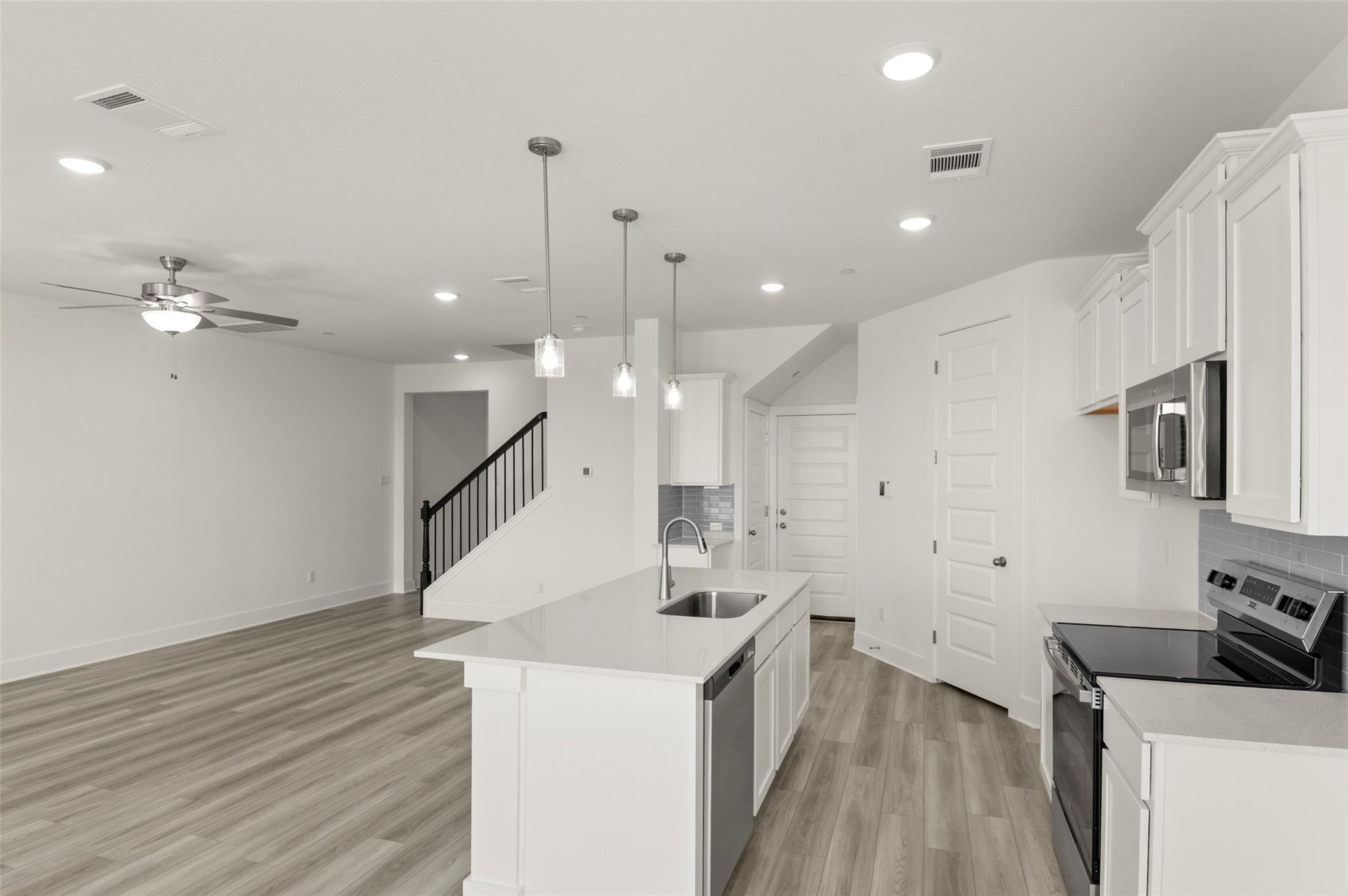 2033 Cora Ivy Ln, Round Rock, TX 78665