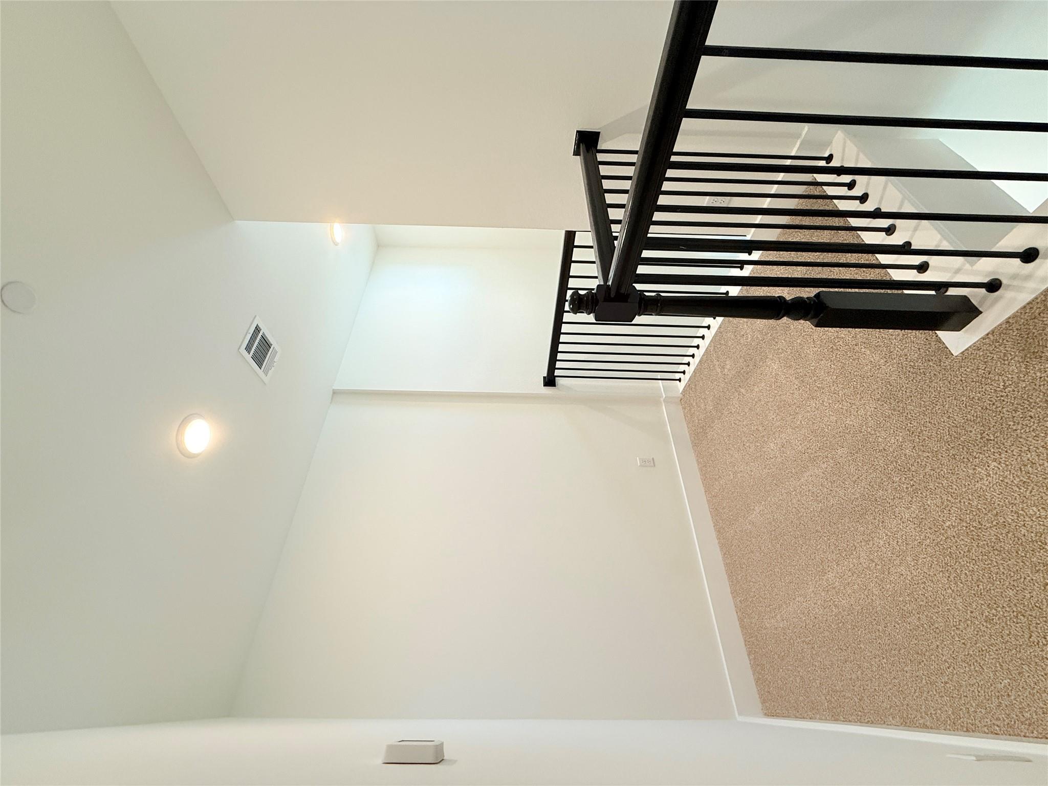 2033 Cora Ivy Ln, Round Rock, TX 78665