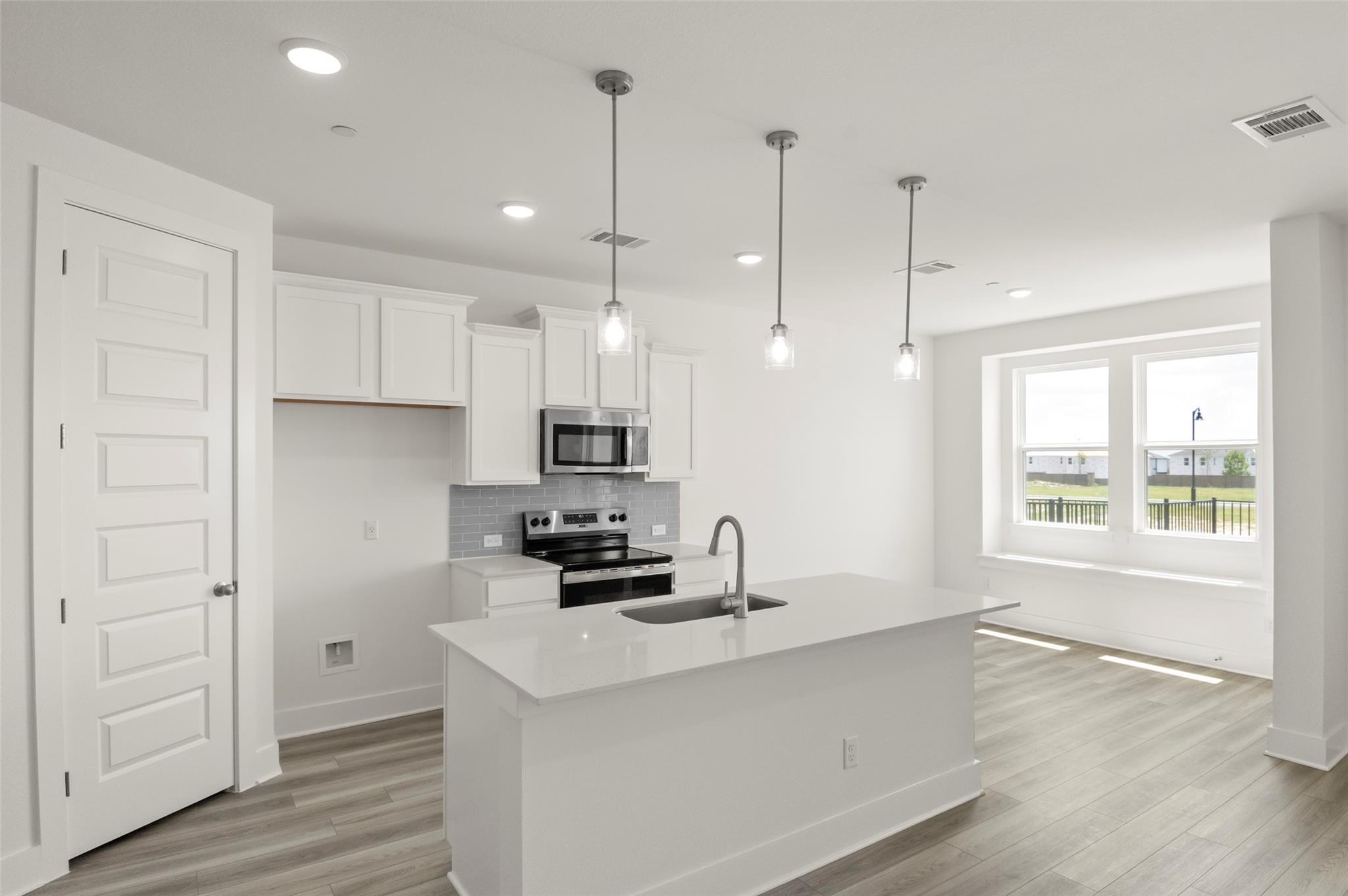 2033 Cora Ivy Ln, Round Rock, TX 78665