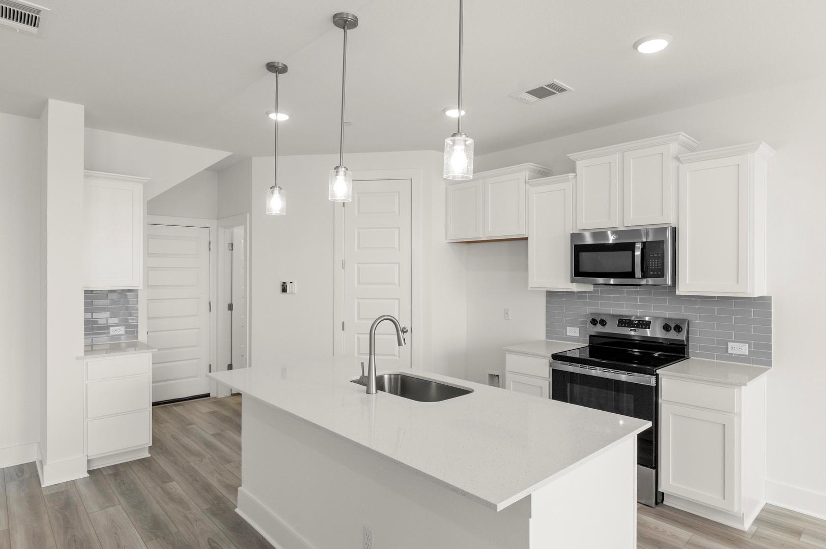 2033 Cora Ivy Ln, Round Rock, TX 78665