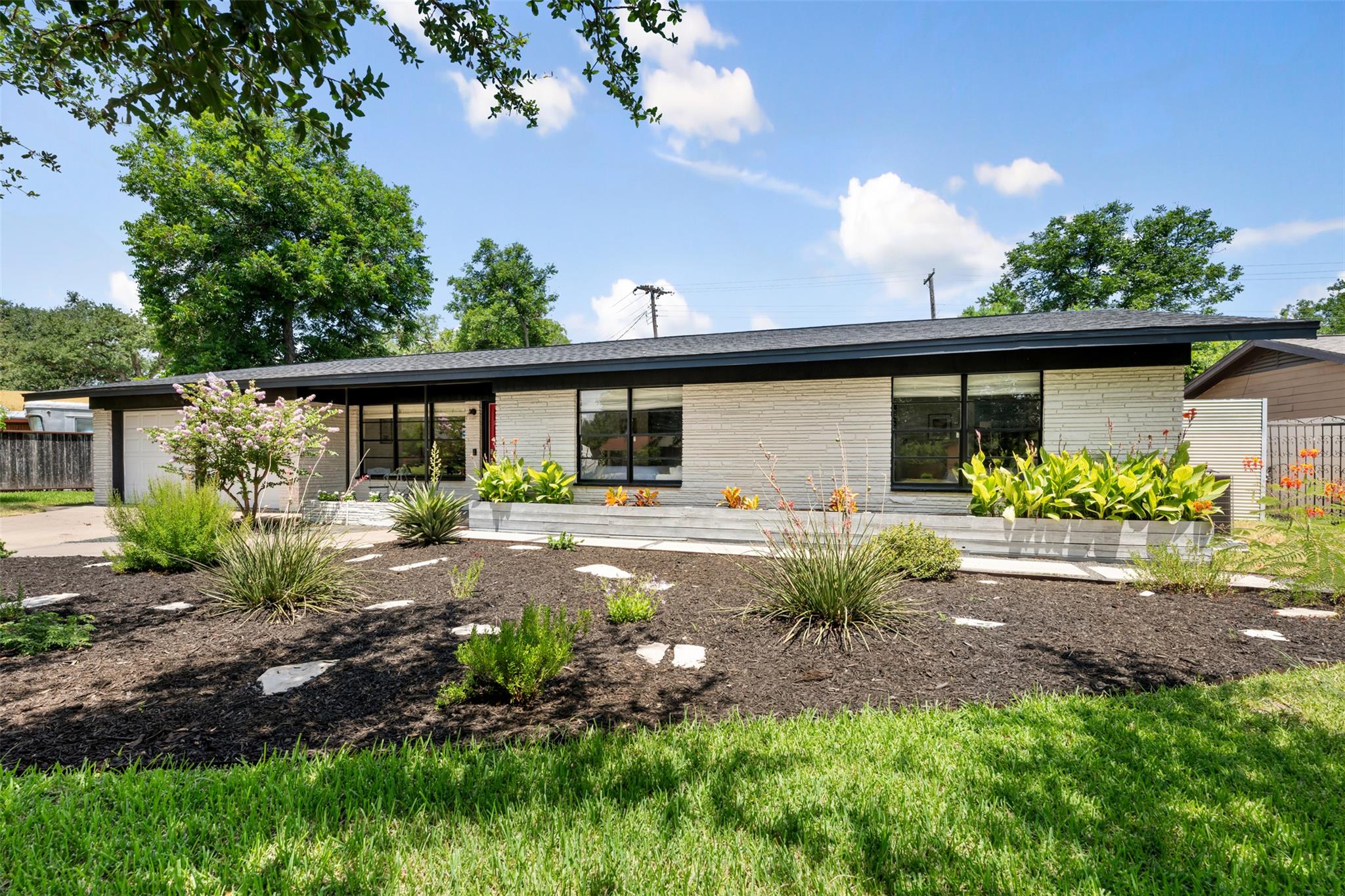 1806 Rogge Ln, Austin, TX 78723